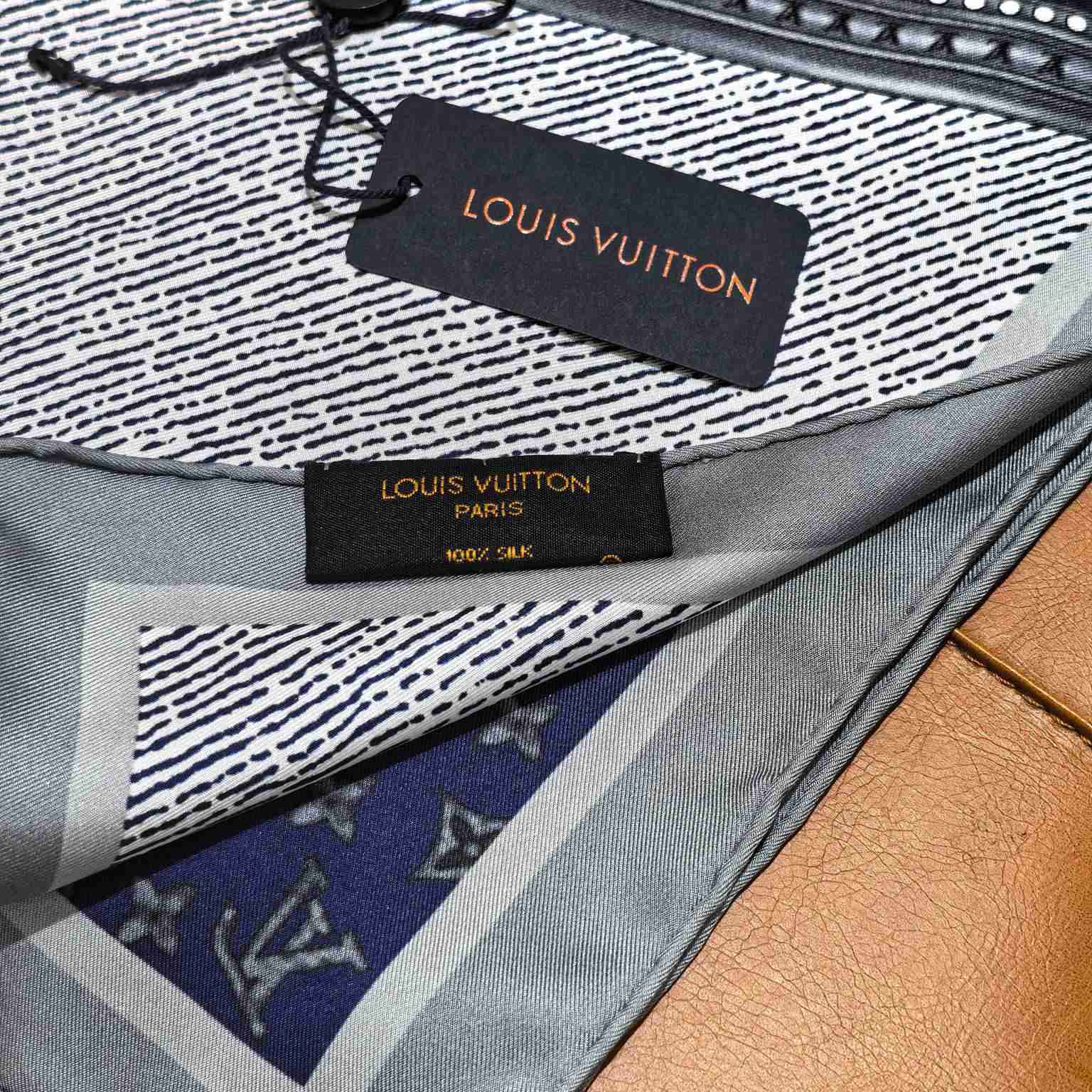 Louis Vuitton Time Trunk Square 90   - DopestKickz