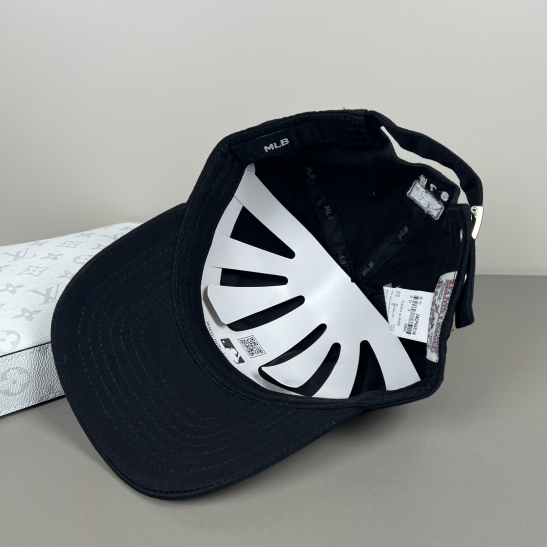 New York Yankees Cap In Black - DopestKickz