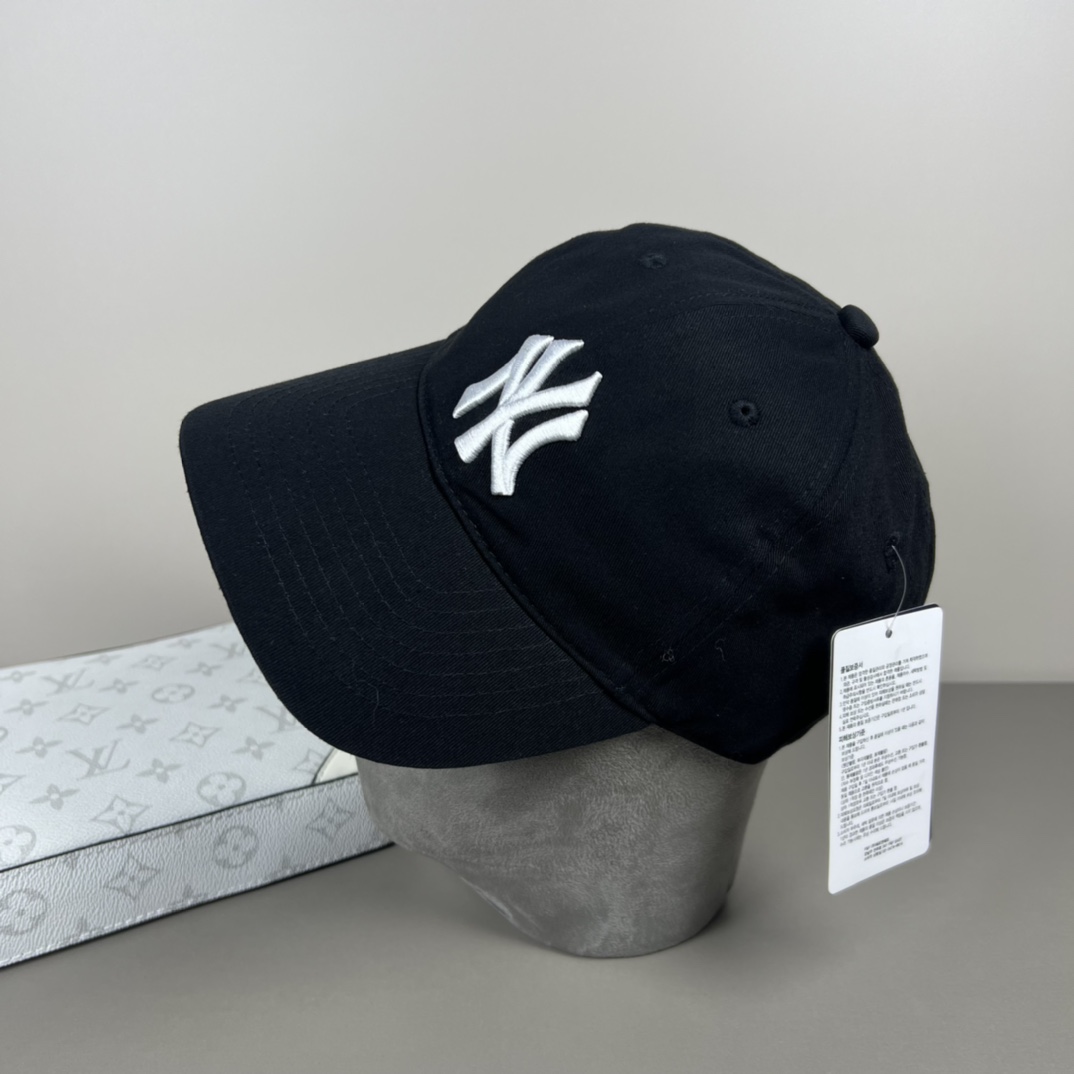 New York Yankees Cap In Black - DopestKickz