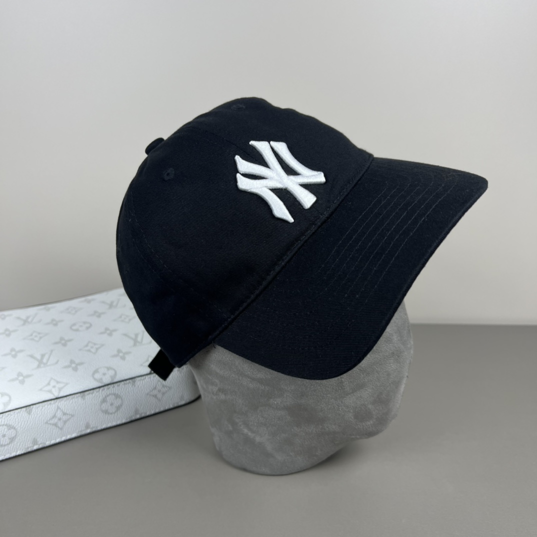 New York Yankees Cap In Black - DopestKickz