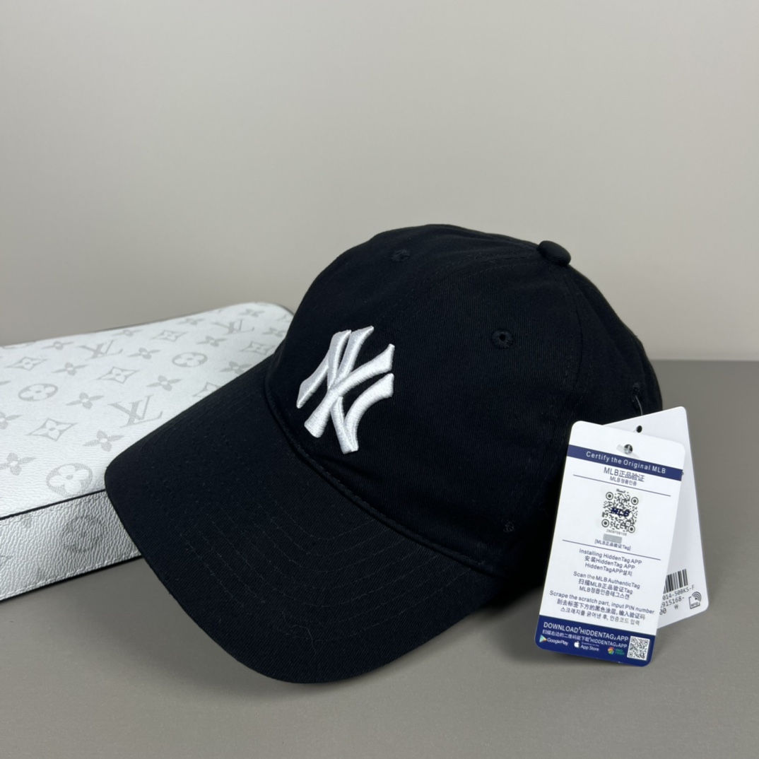 New York Yankees Cap In Black - DopestKickz