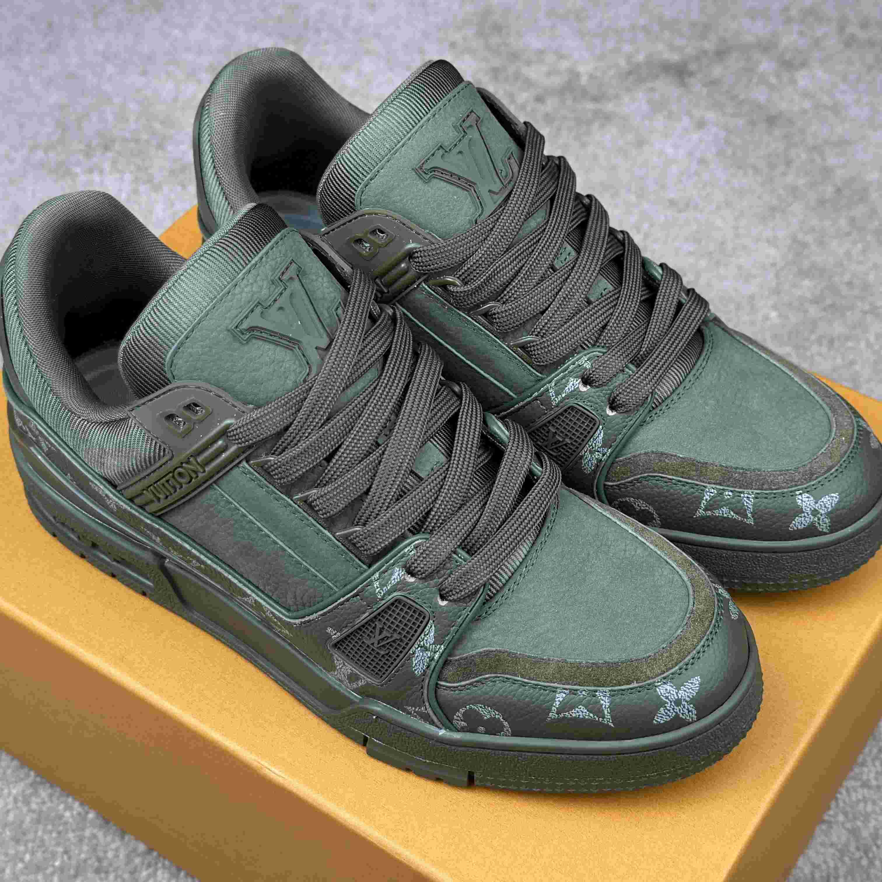 Louis Vuitton LV Trainer Sneaker       1AH995 - DopestKickz