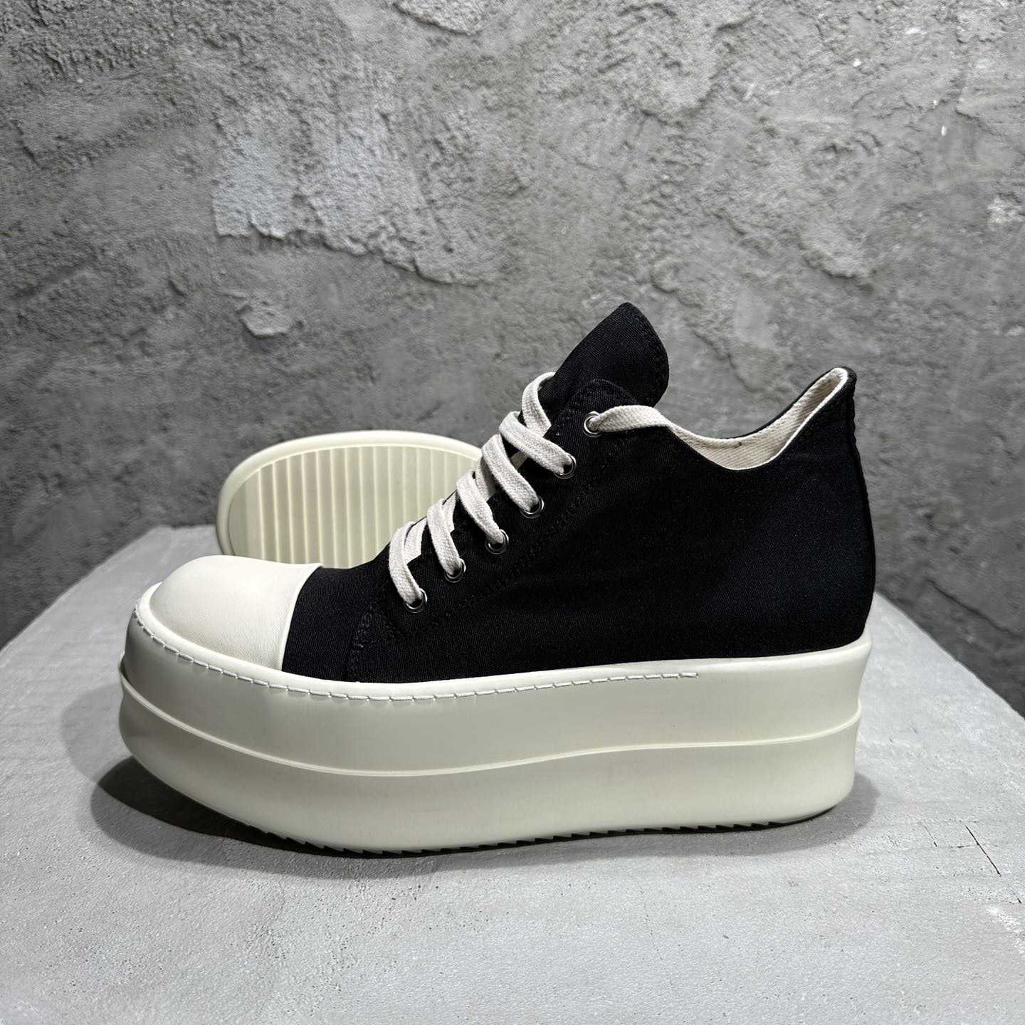 Rick Owens Low-Top Sneakers - DopestKickz