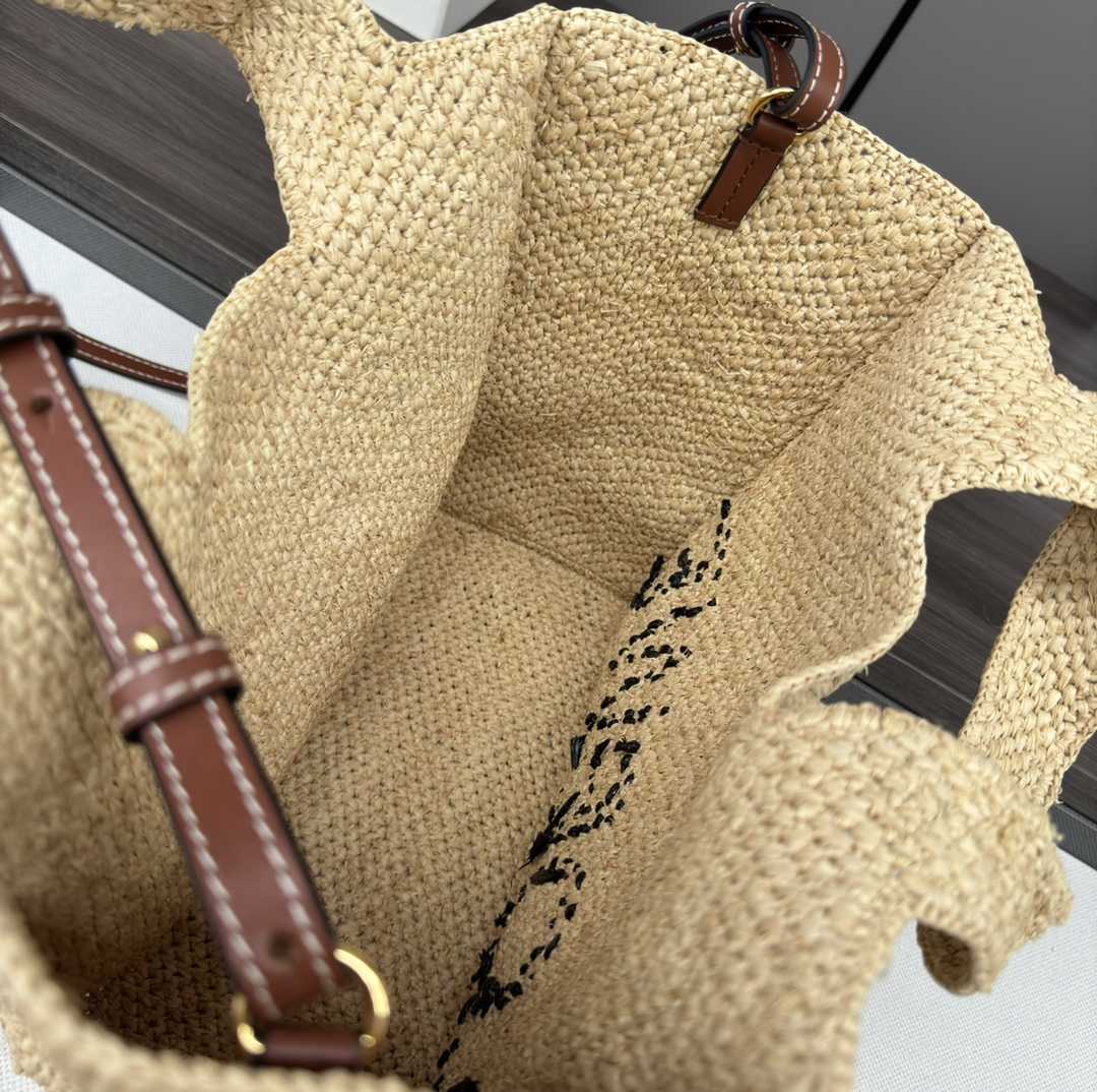 Loewe Font Tote Bag (30*15*25.5CM) - DopestKickz