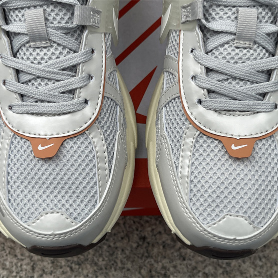 Nike V2K Sneaker        FD0736-202 - DopestKickz