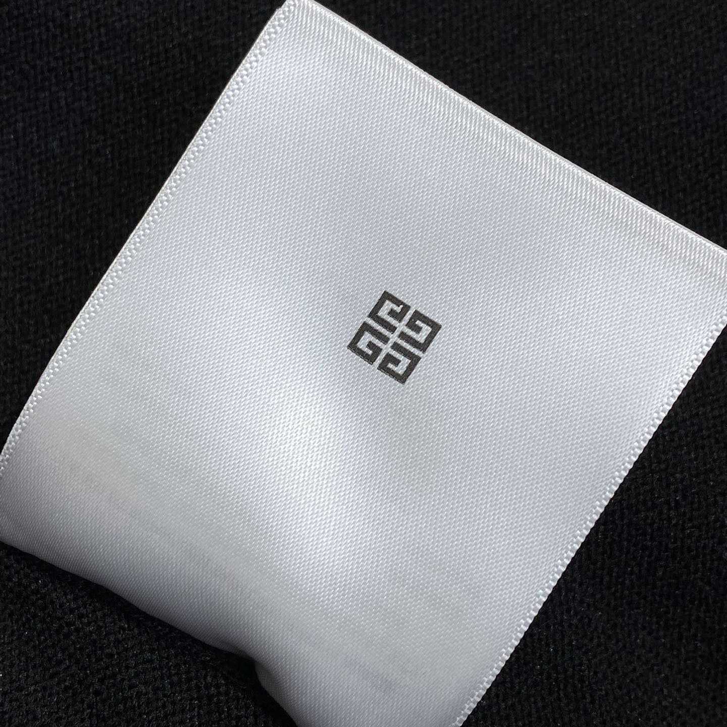 Givenchy T-shirt In Knit With HG Jacquard - DopestKickz