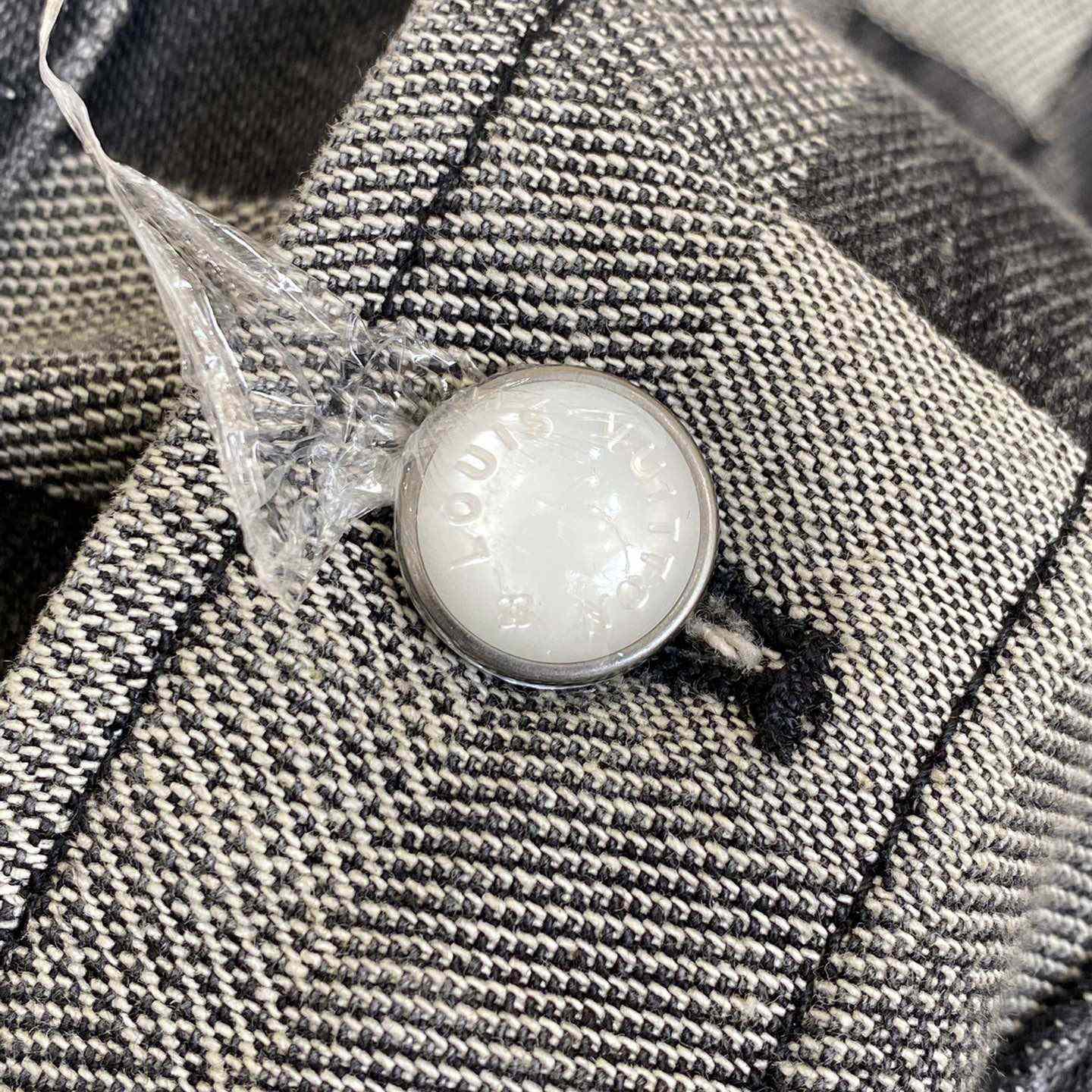 Louis Vuitton Damoflage Classic Denim Jacket  1AHEBG - DopestKickz