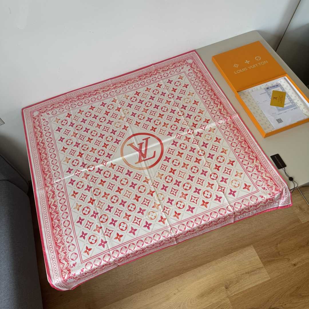 Louis Vuitton LV Tiles Square 90  M77219 - DopestKickz