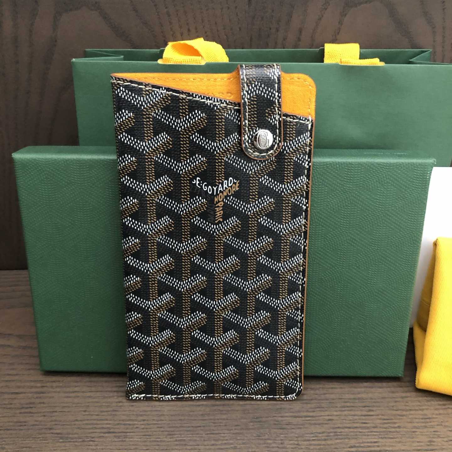 Goyard Montmartre GM Case - DopestKickz