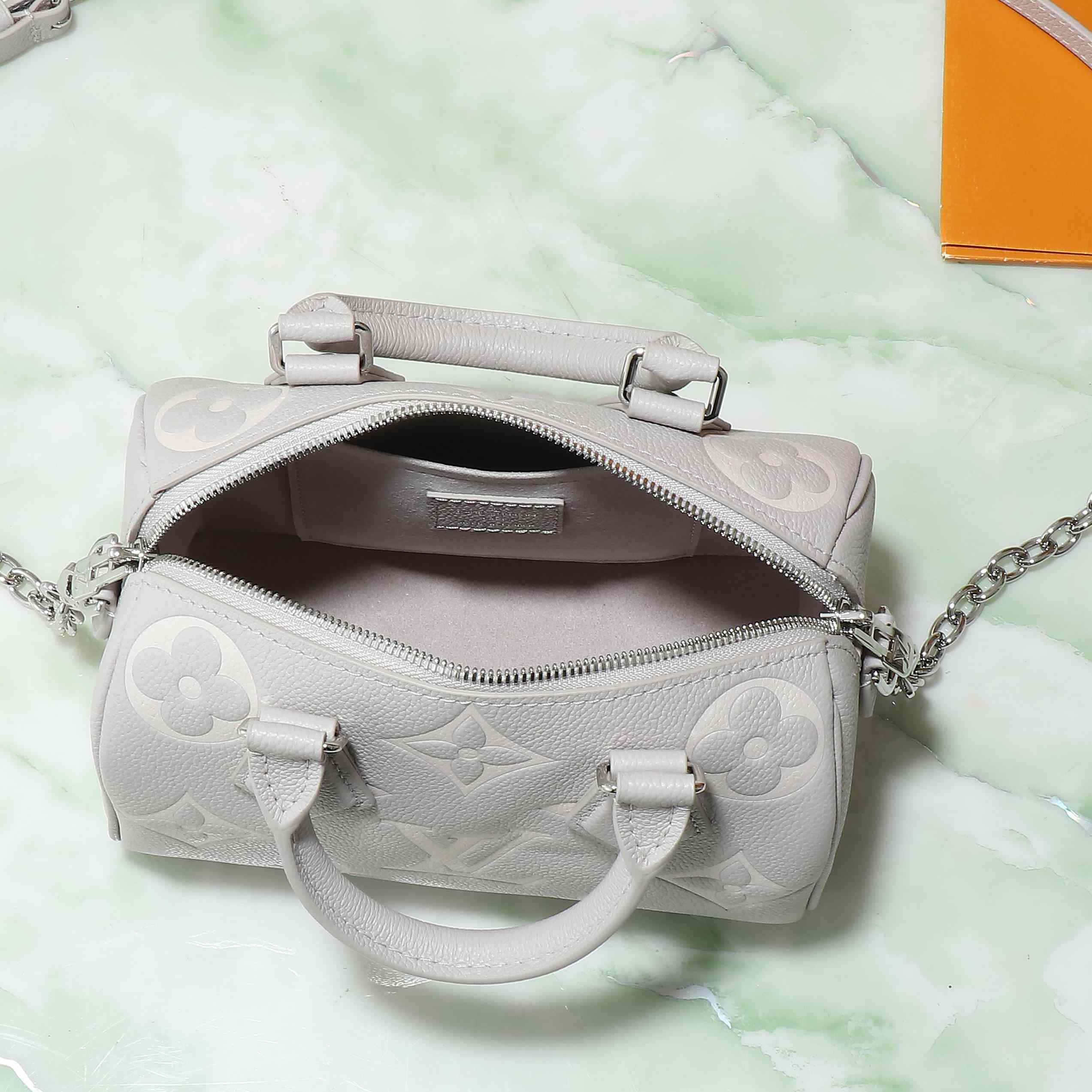 Louis Vuitton Speedy Bandoulière 20   M14207 - DopestKickz