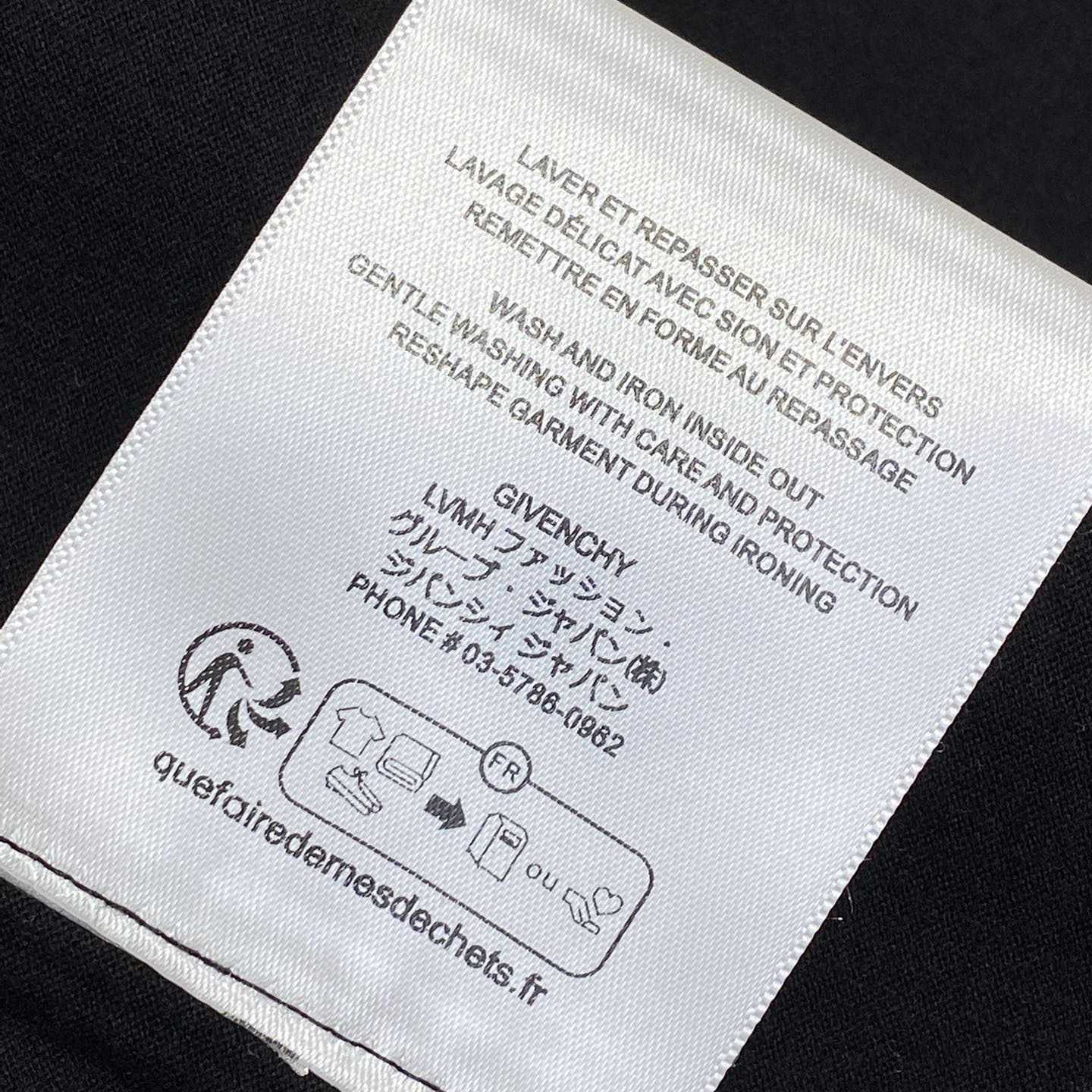 Givenchy T-shirt In Cotton With GIVENCHY Medallion - DopestKickz