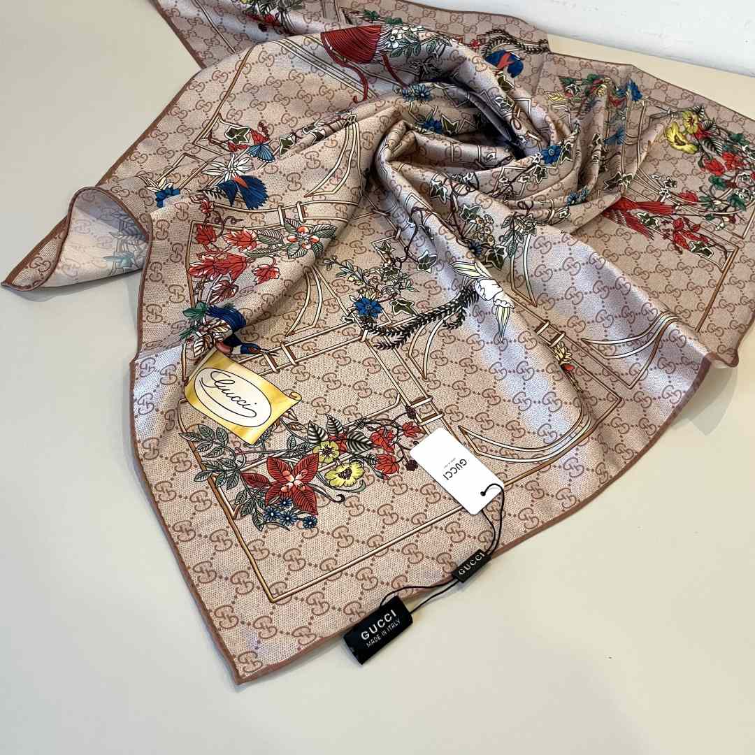 Gucci Printed Silk Carré - DopestKickz