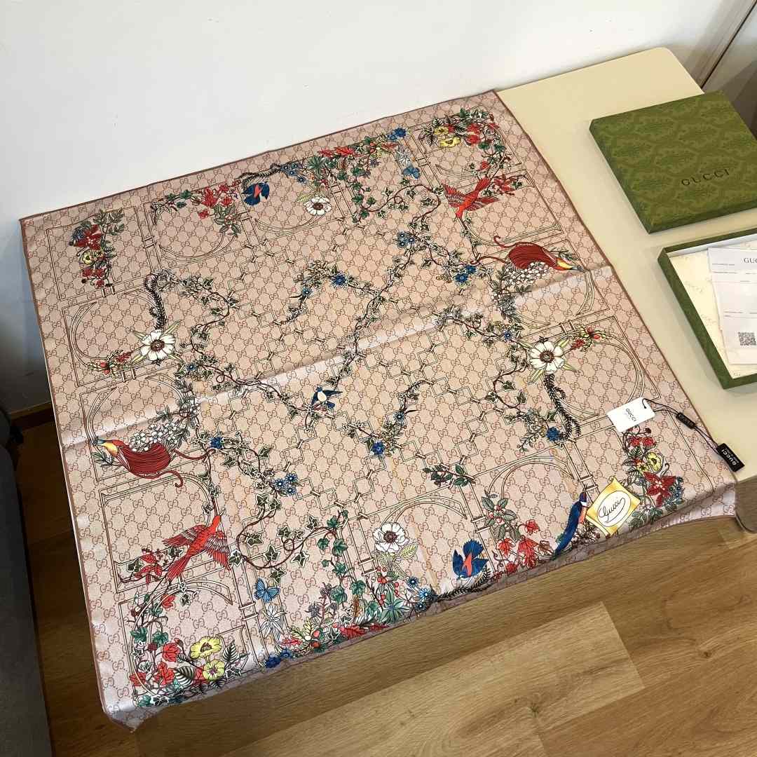 Gucci Printed Silk Carré - DopestKickz