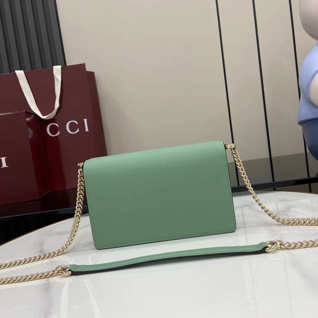 Gucci GG Emblem Wallet On Chain - DopestKickz