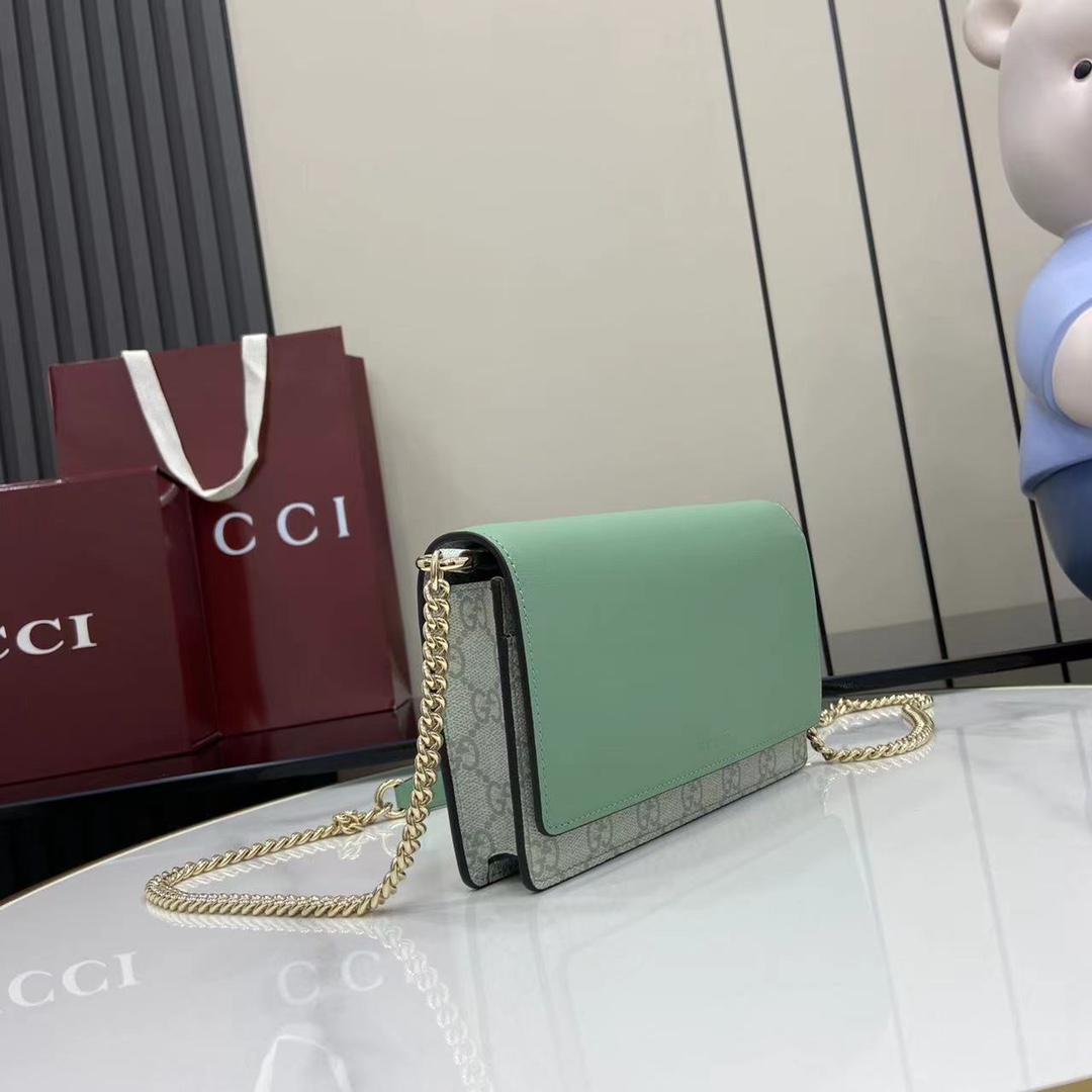 Gucci GG Emblem Wallet On Chain - DopestKickz