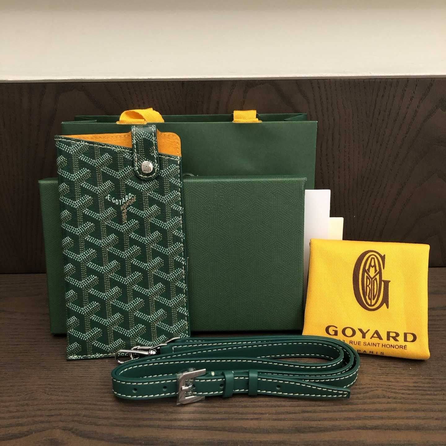 Goyard Montmartre GM Case - DopestKickz