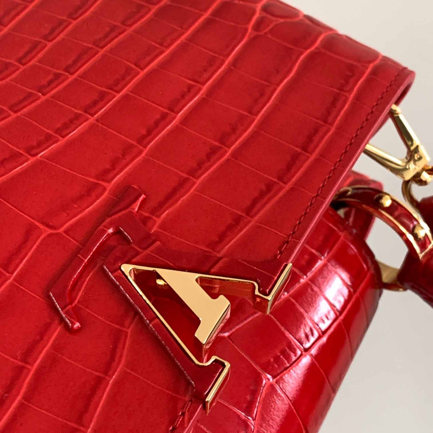 Louis Vuitton Capucines BB   N92173 (27 x 18x9cm) - DopestKickz