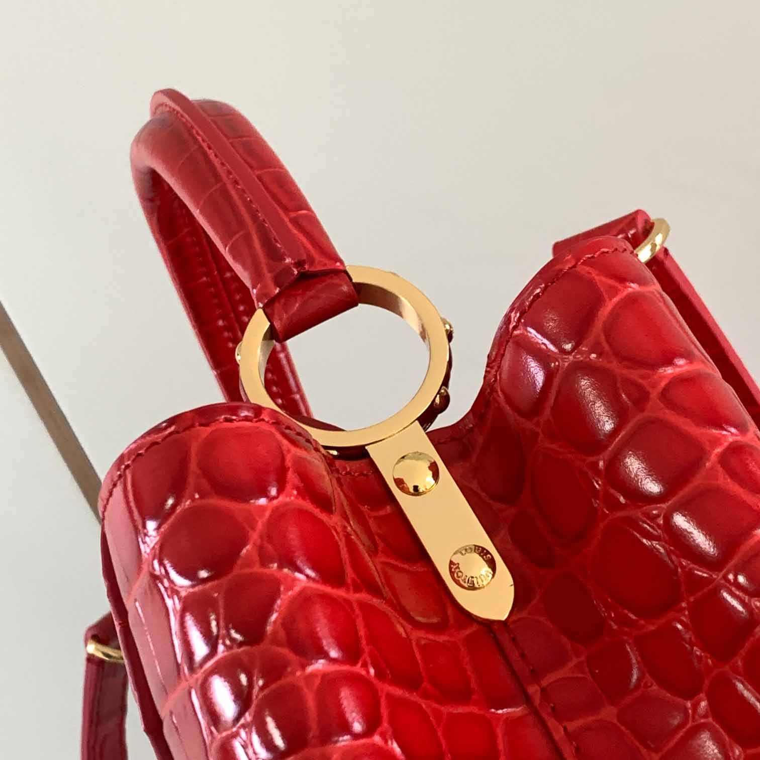 Louis Vuitton Capucines BB   N92173 (27 x 18x9cm) - DopestKickz