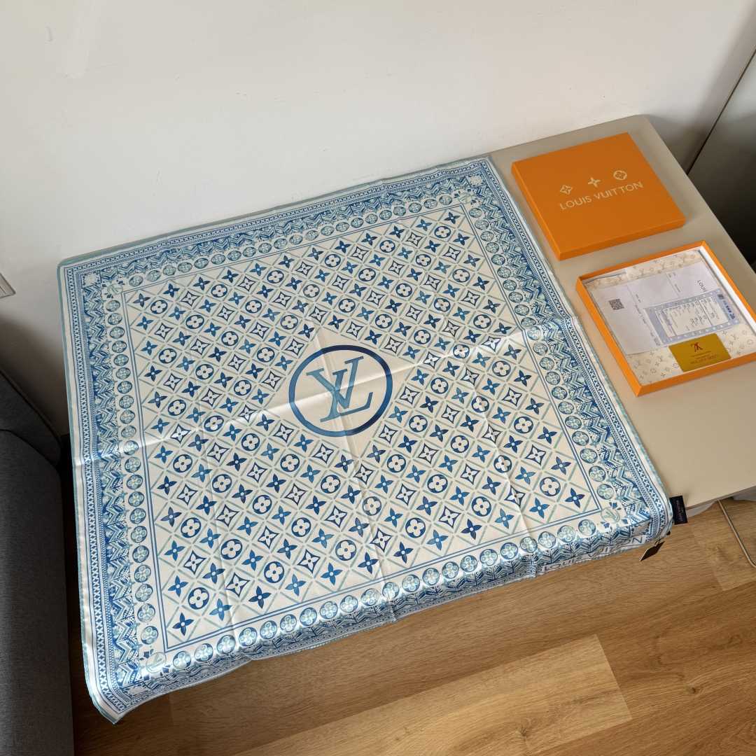 Louis Vuitton LV Tiles Square 90  M73333 - DopestKickz