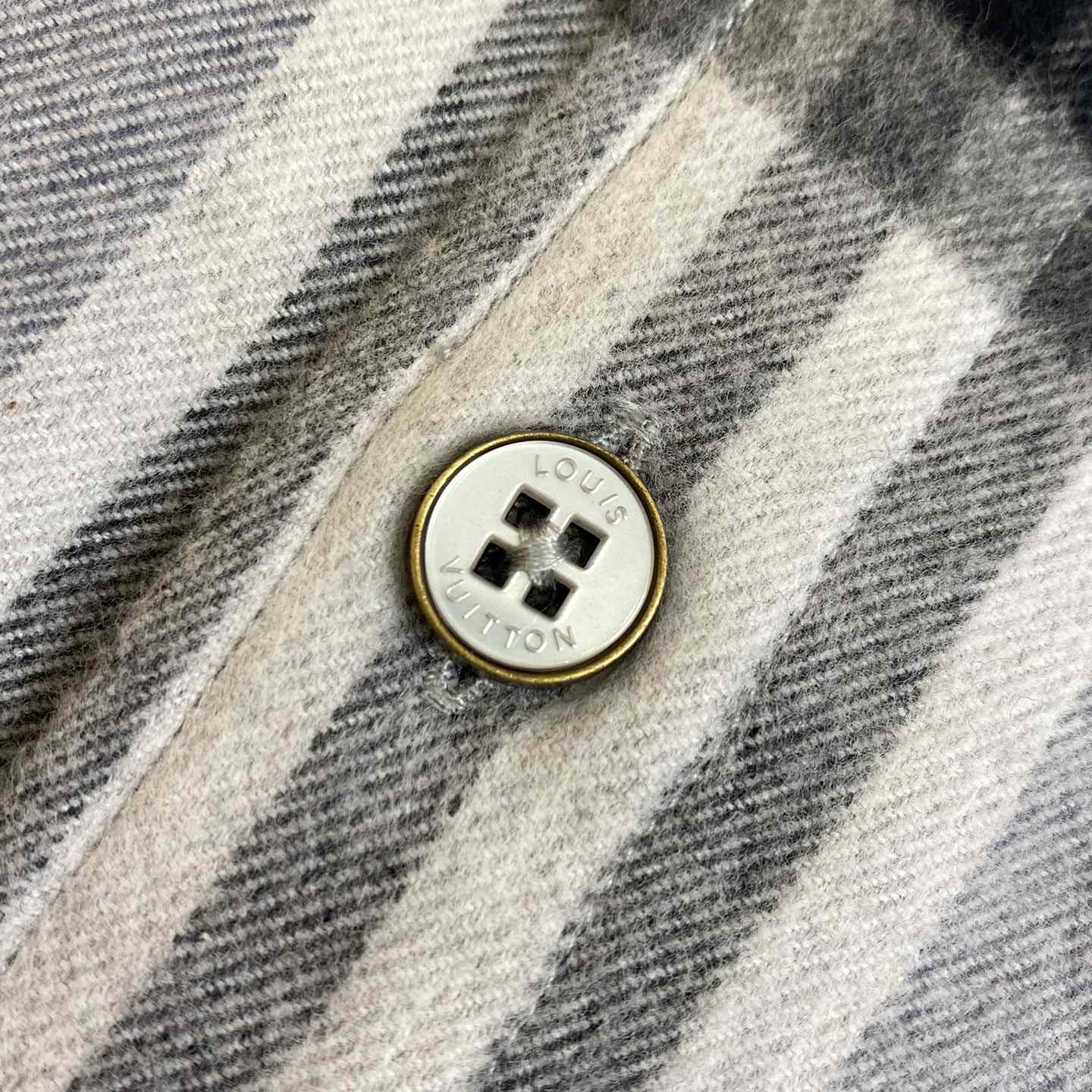 Louis Vuitton Long-Sleeved Cotton Flannel Shirt  1AFXST - DopestKickz