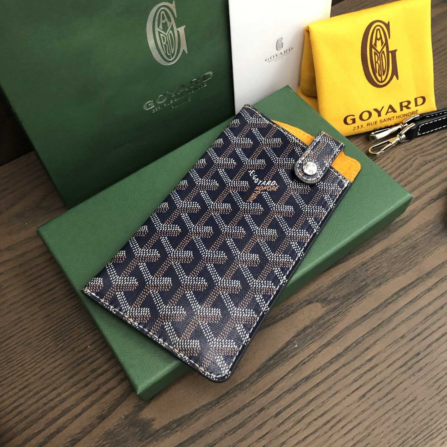 Goyard Montmartre GM Case - DopestKickz
