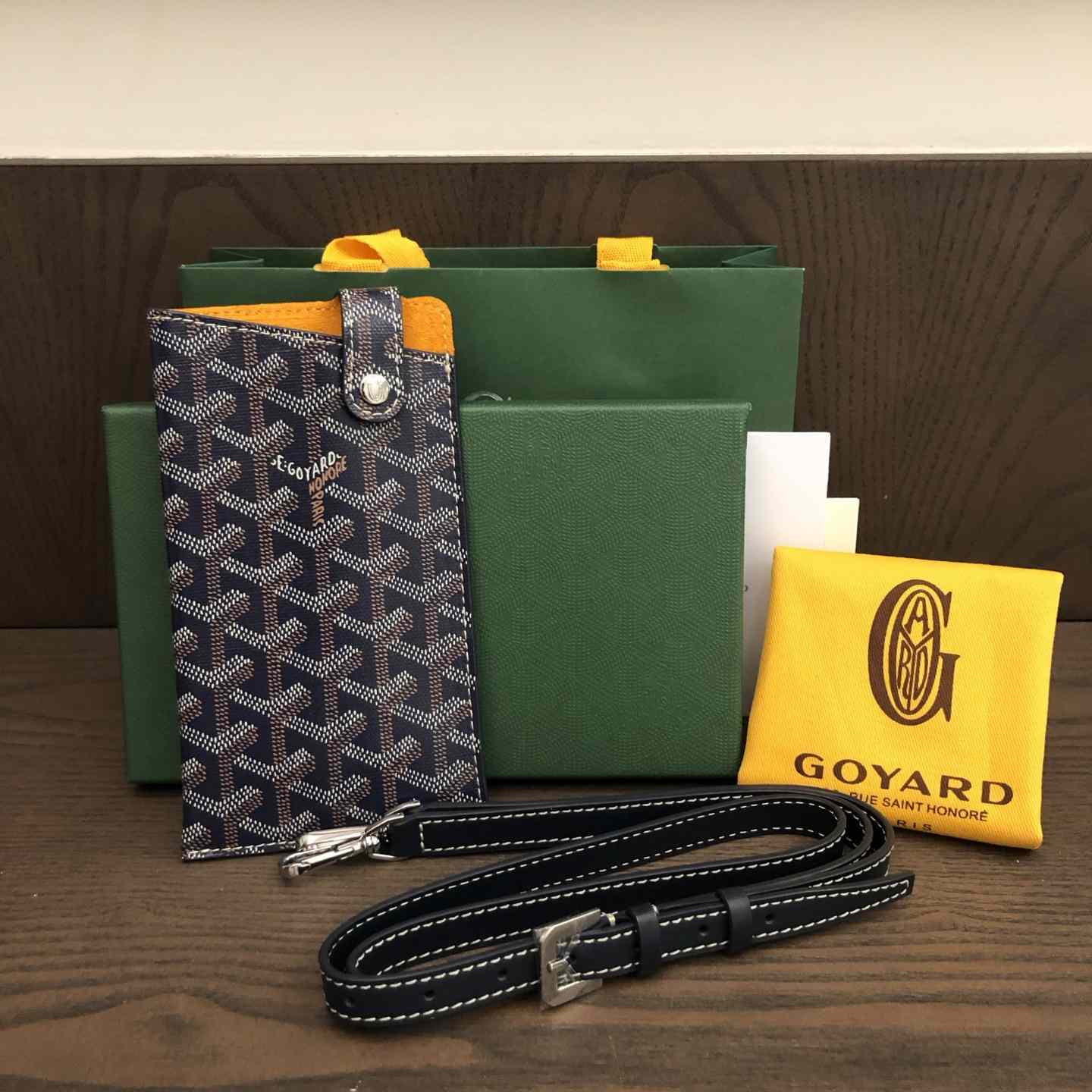 Goyard Montmartre GM Case - DopestKickz