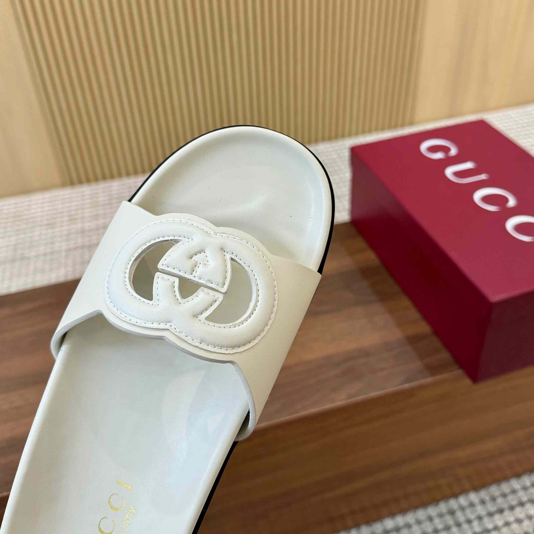 Gucci Women's Interlocking G Slide Sandal - DopestKickz