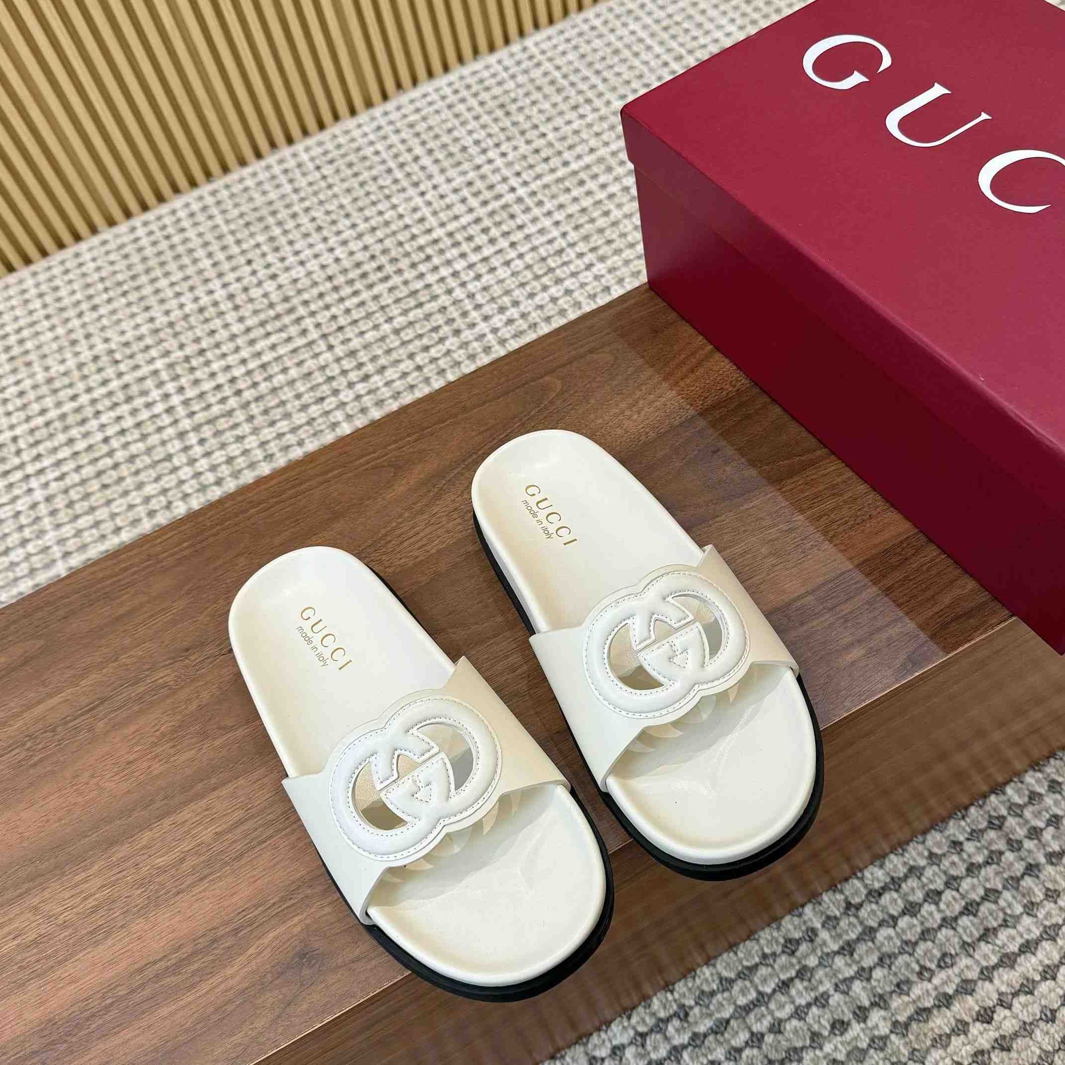 Gucci Women's Interlocking G Slide Sandal - DopestKickz