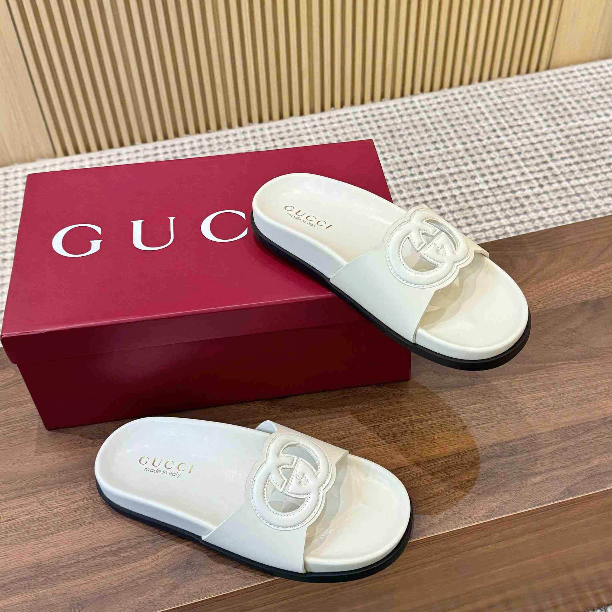 Gucci Women's Interlocking G Slide Sandal - DopestKickz