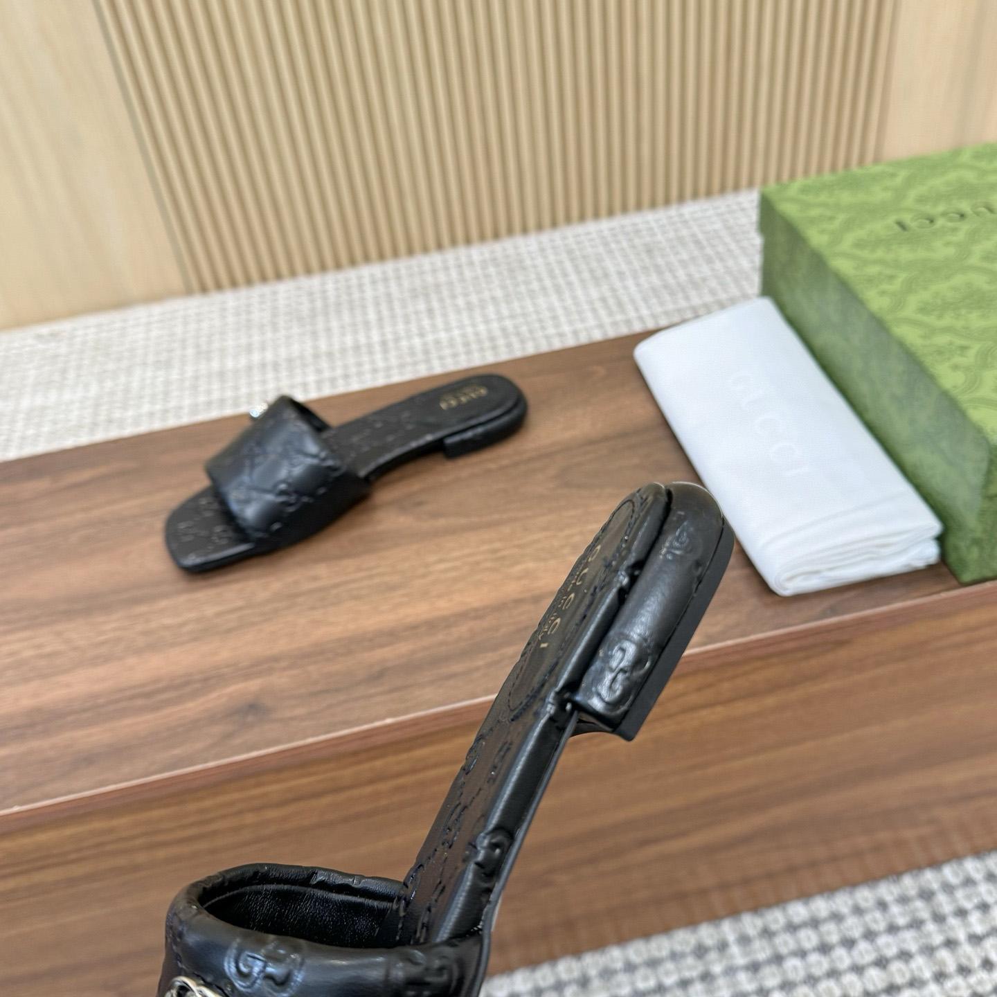 Gucci Women's Slide Sandal With Double G - DopestKickz