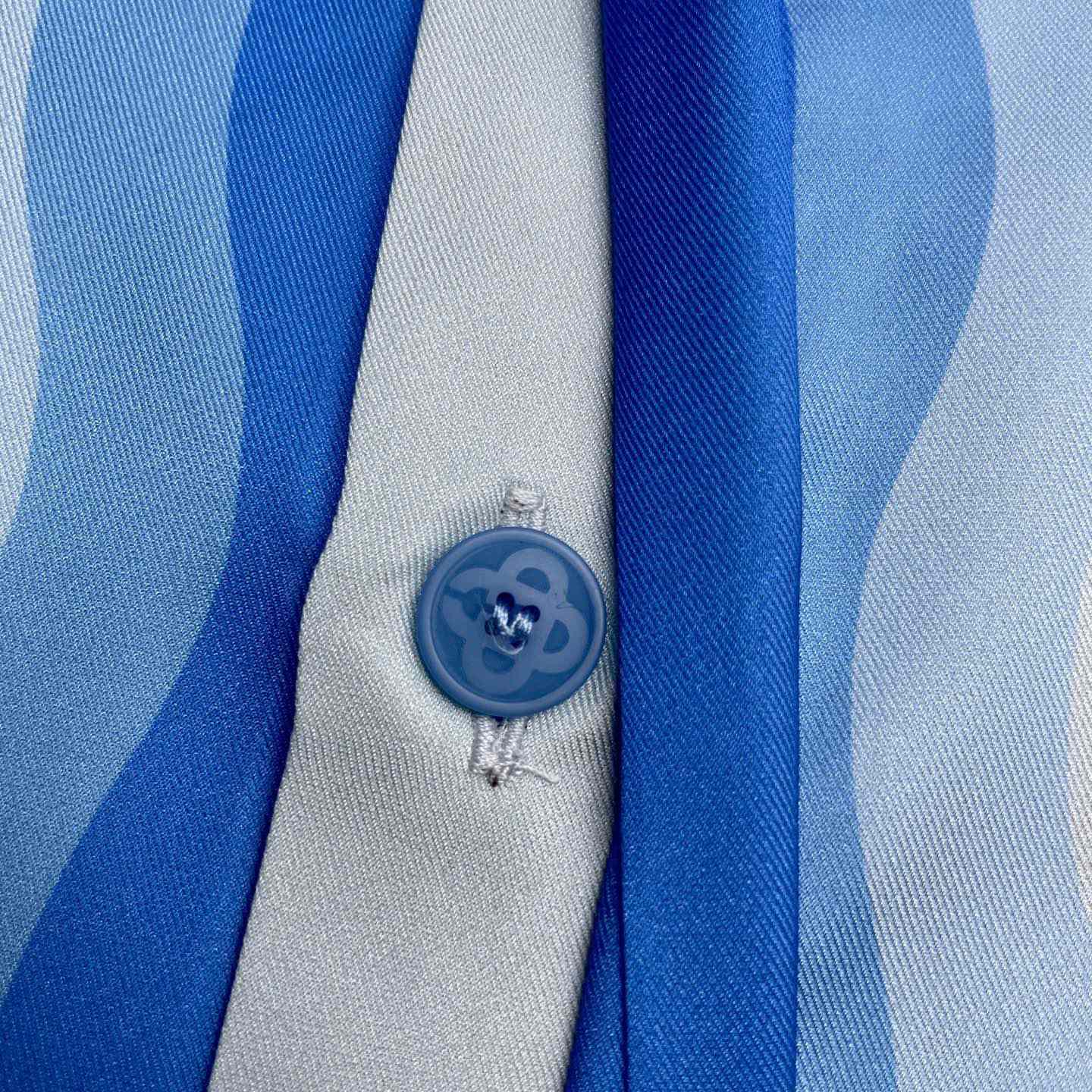 Casablanca Le Plongeon silk shirt    CA3516 - DopestKickz