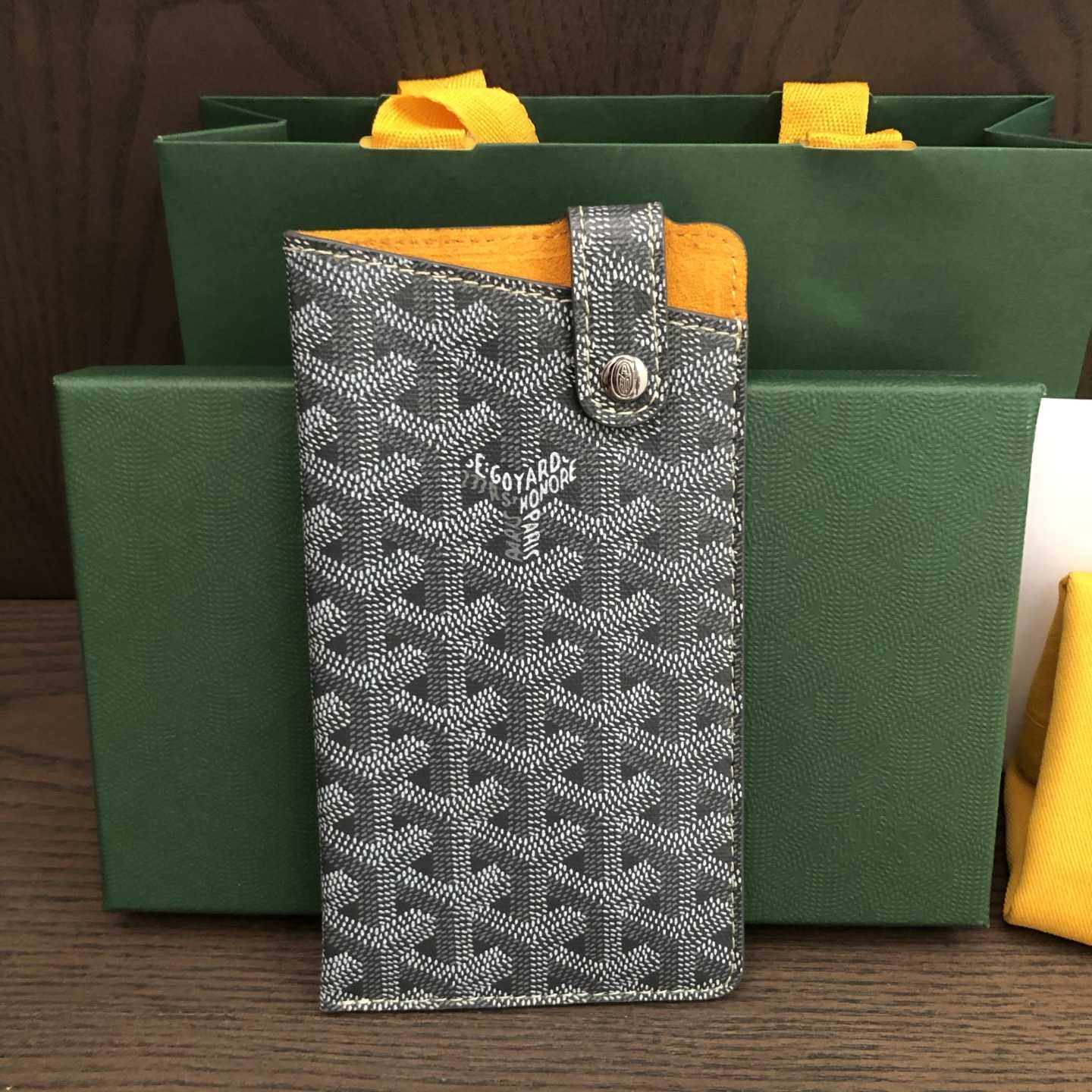 Goyard Montmartre GM Case - DopestKickz