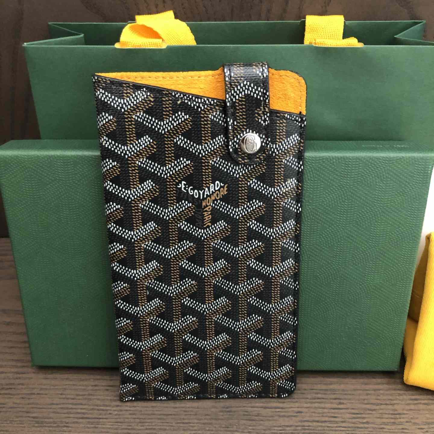 Goyard Montmartre GM Case - DopestKickz