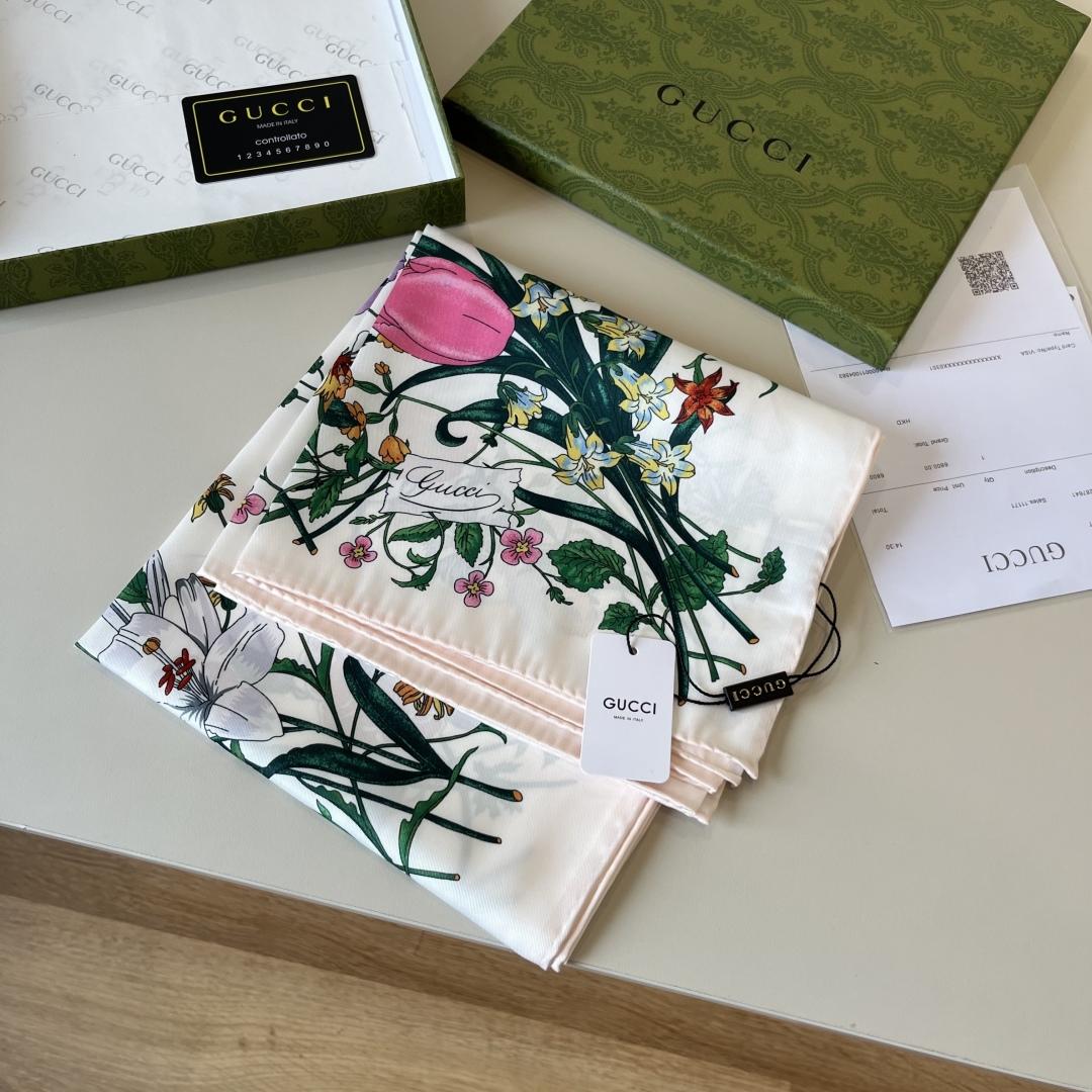 Gucci Printed Silk Twill Carré - DopestKickz