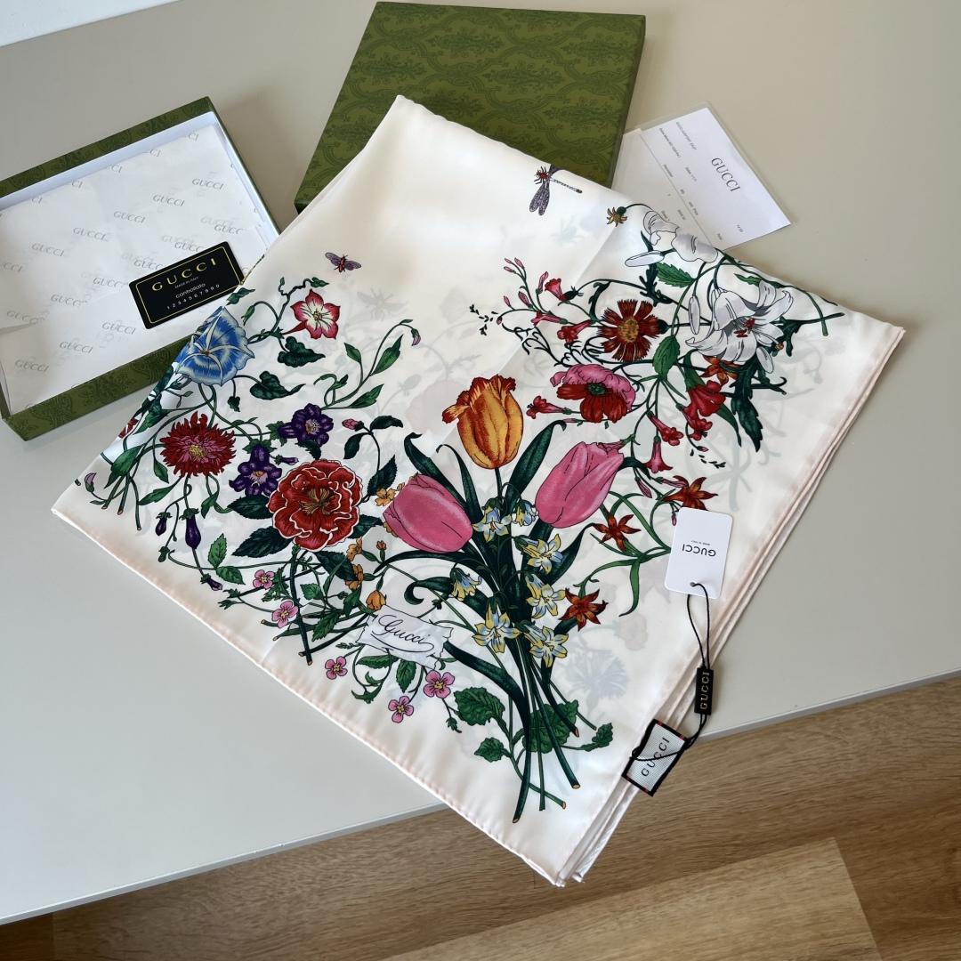 Gucci Printed Silk Twill Carré - DopestKickz