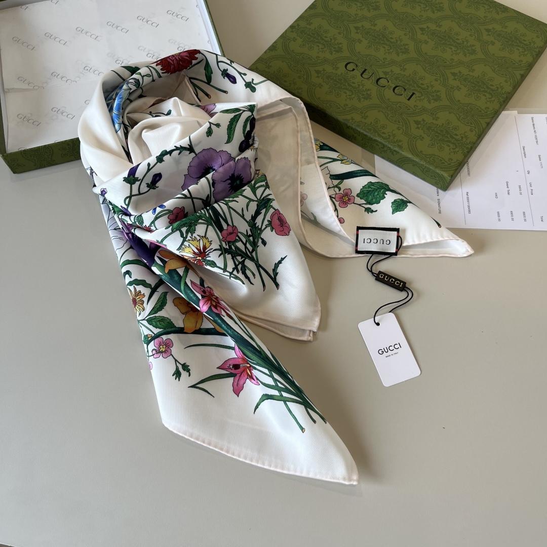 Gucci Printed Silk Twill Carré - DopestKickz