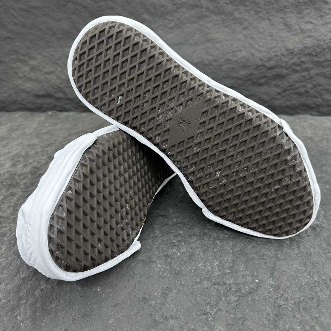 Maison Mihara Yasuhiro Hank Sneakers  - DopestKickz