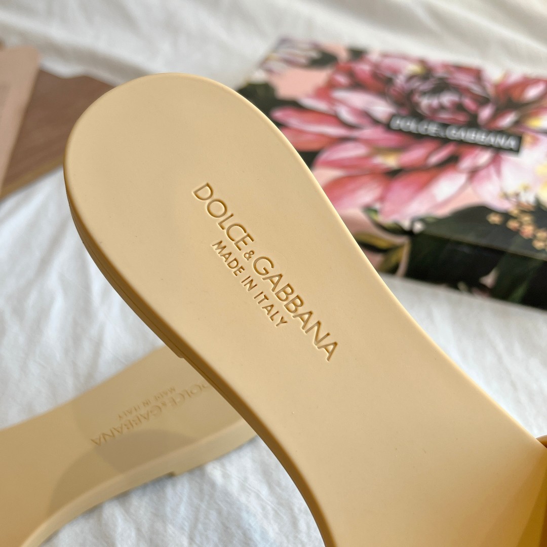 Dolce & Gabbana Women's Sandals - DopestKickz