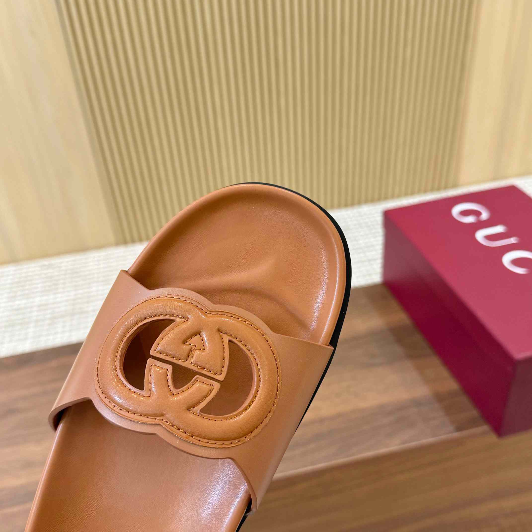 Gucci Women's Interlocking G Slide Sandal - DopestKickz