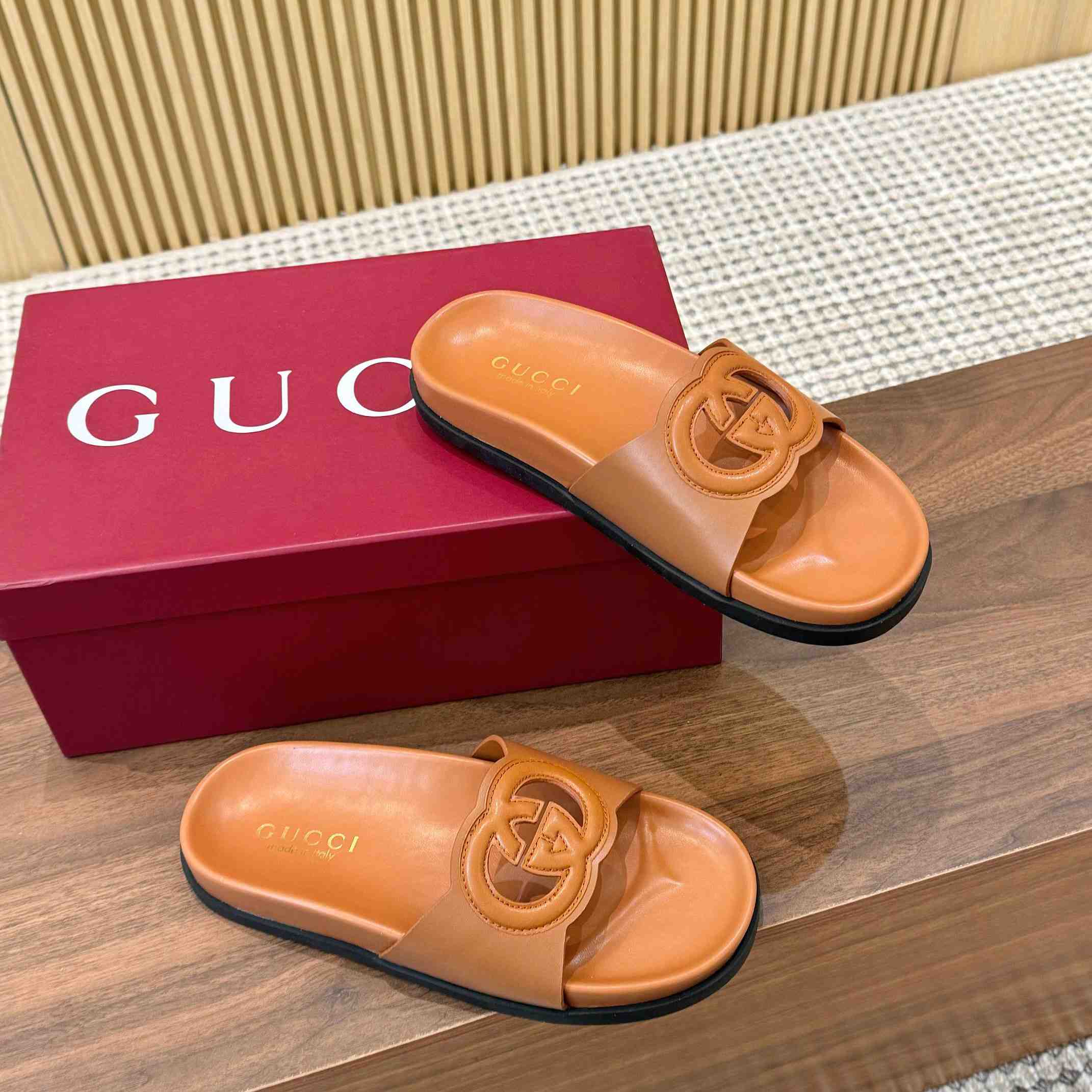 Gucci Women's Interlocking G Slide Sandal - DopestKickz