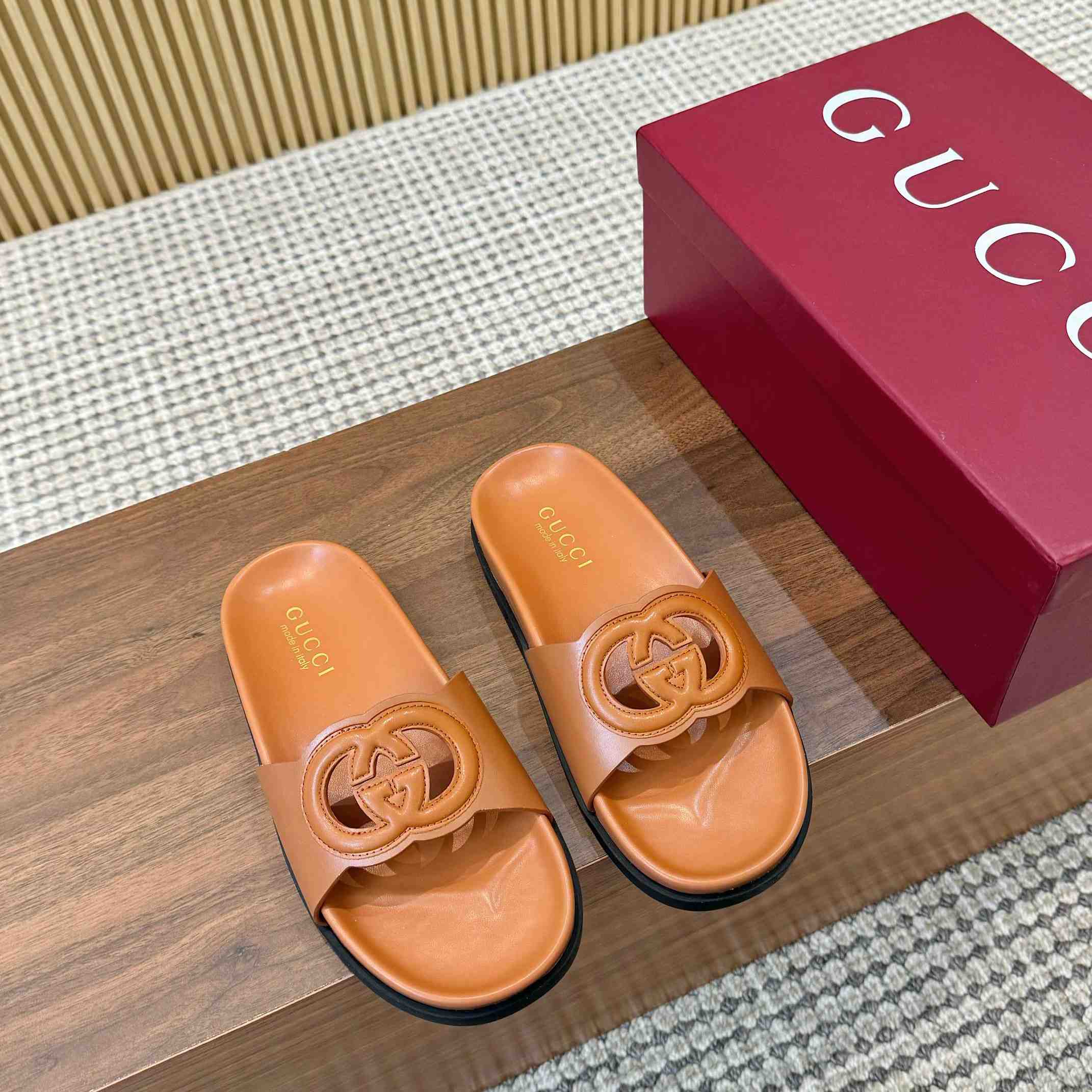 Gucci Women's Interlocking G Slide Sandal - DopestKickz