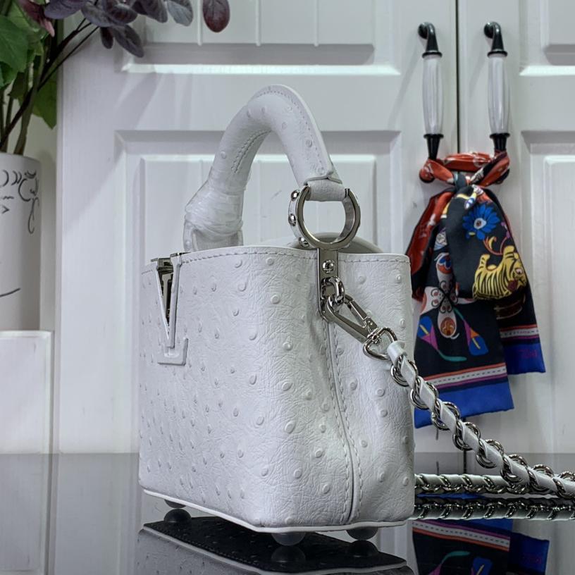 Louis Vuitton Capucines BB   M48865  16.3 x 11 x 6.5 cm - DopestKickz