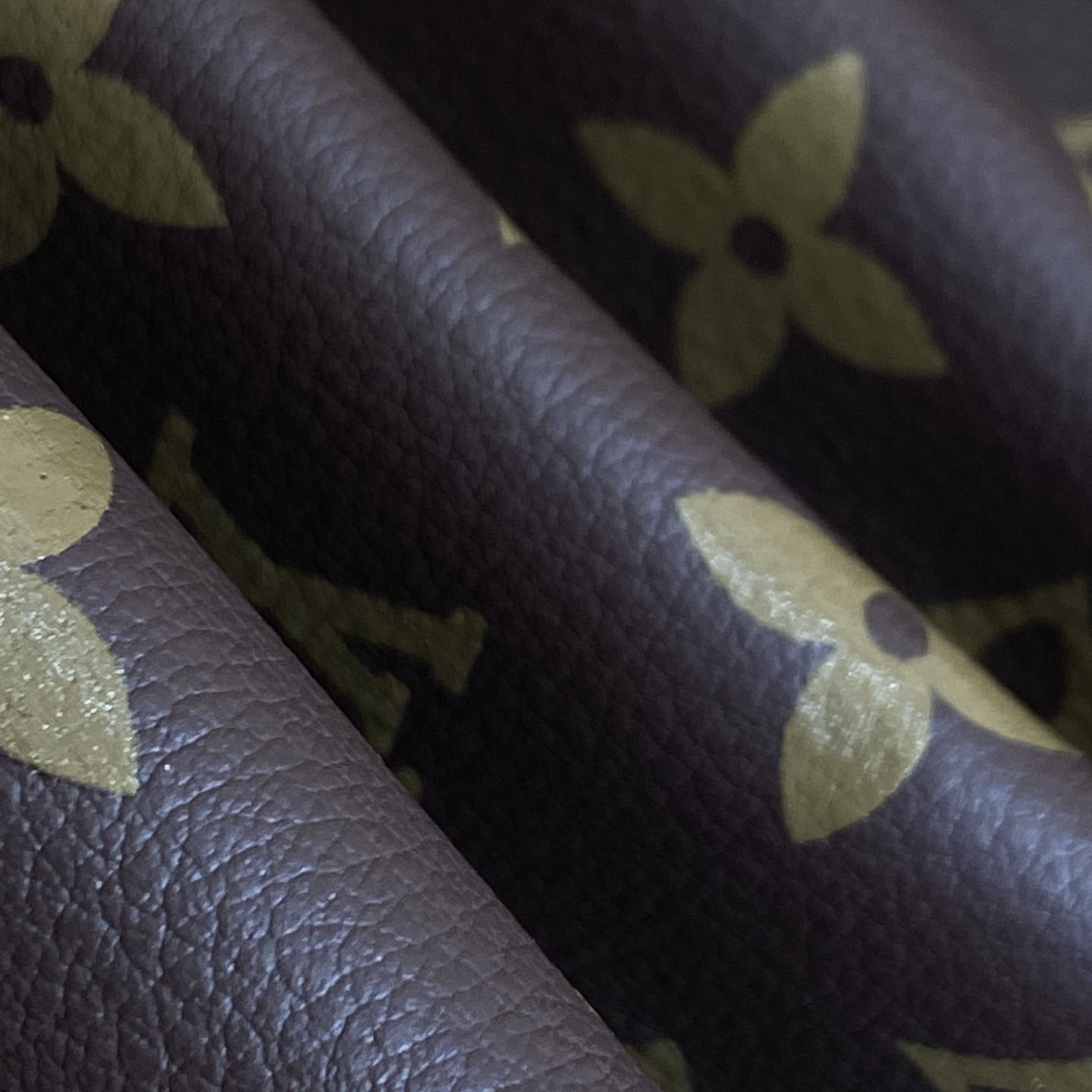 Louis Vuitton Embellished Leather Trucker Jacket  1AHBYF - DopestKickz