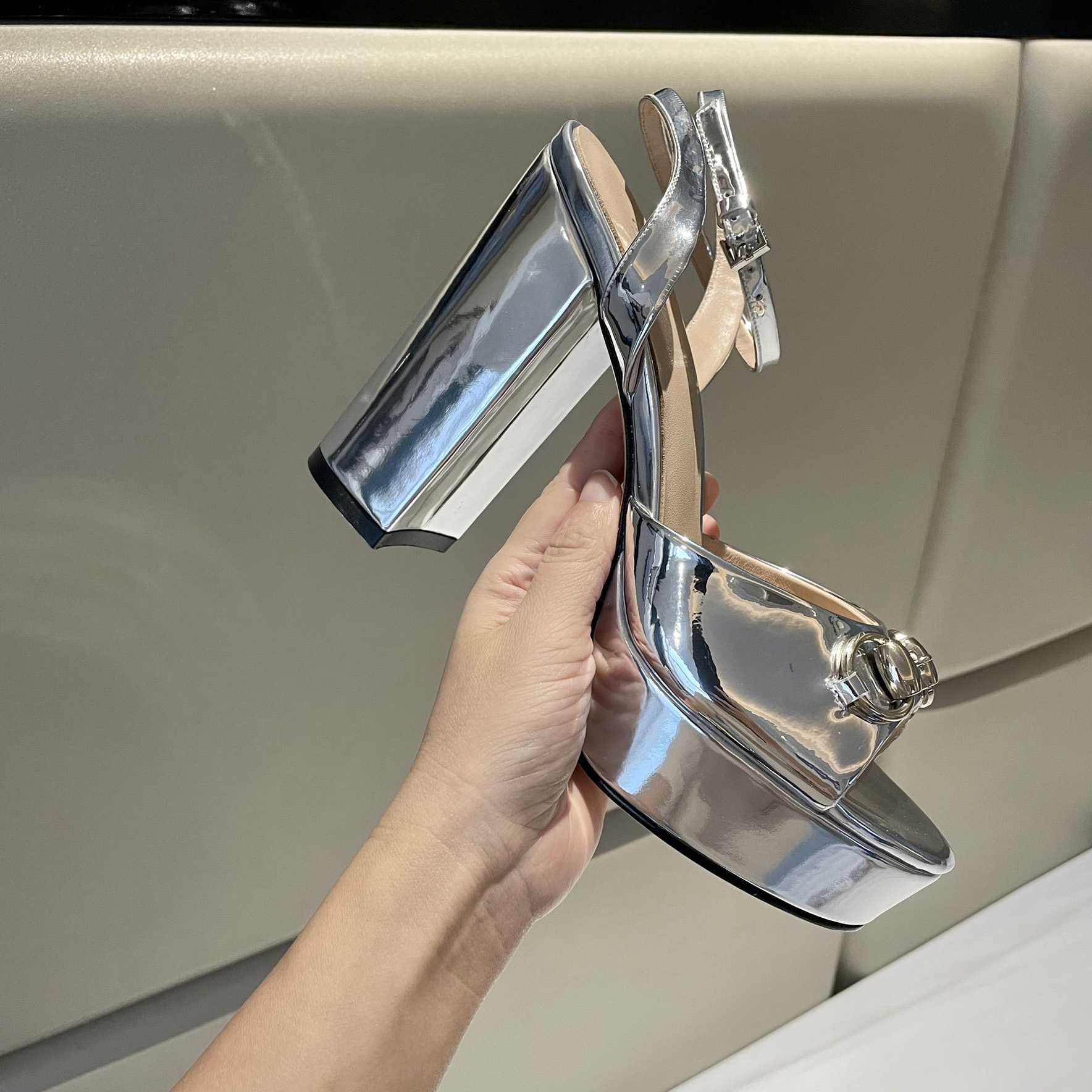 Gucci Silver Leather Sandals    11cm - DopestKickz