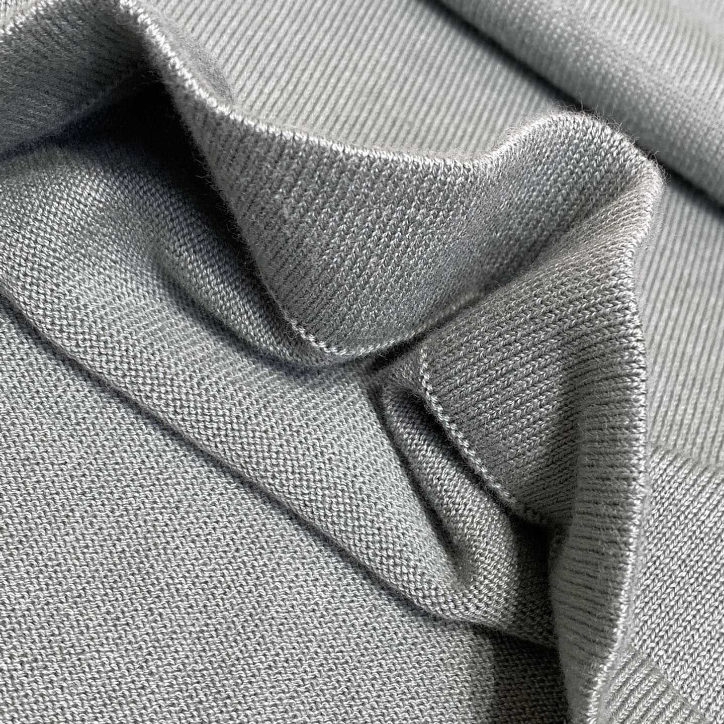 Louis Vuitton Short-Sleeved Signature Crewneck  1AHUUW - DopestKickz