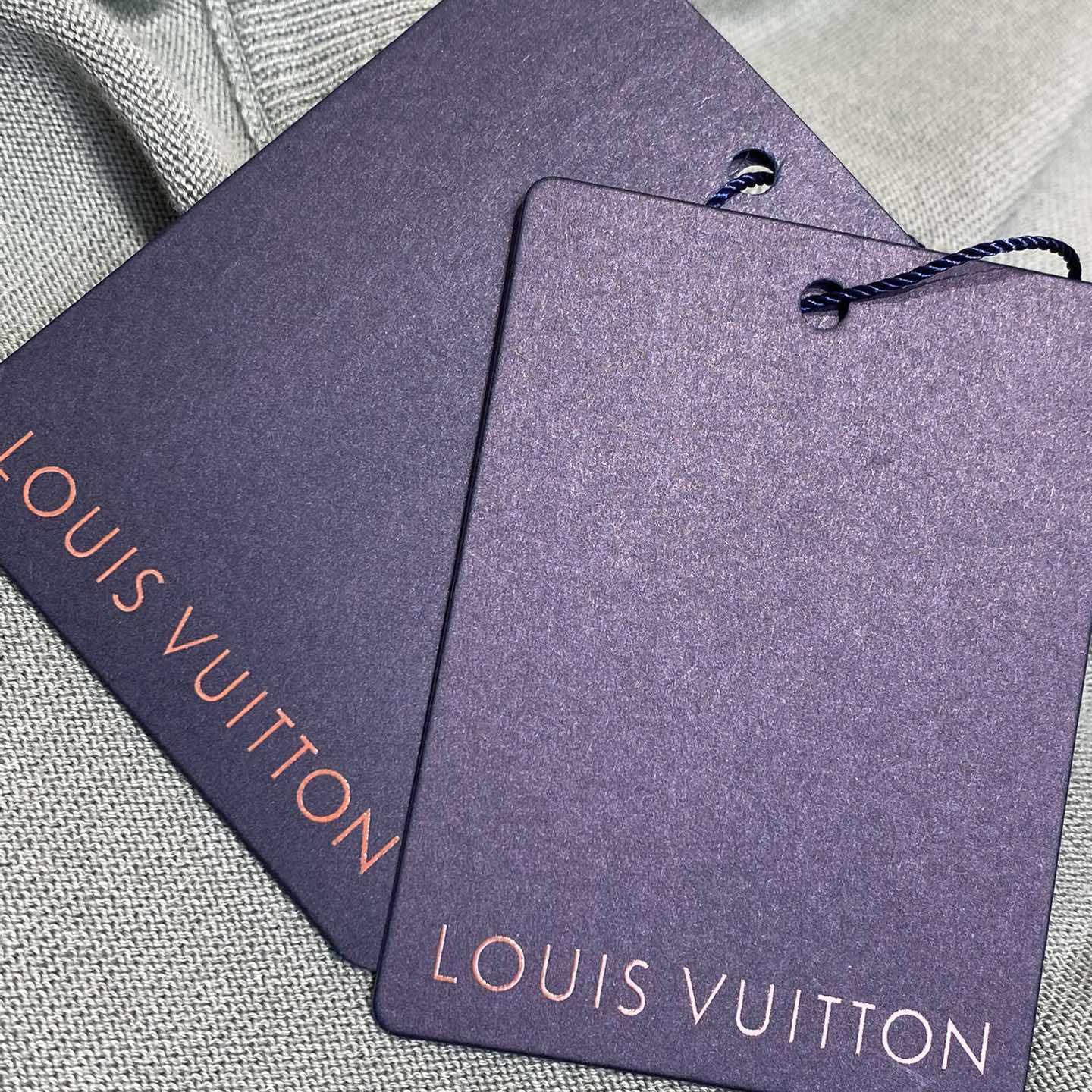 Louis Vuitton Short-Sleeved Signature Crewneck  1AHUUW - DopestKickz