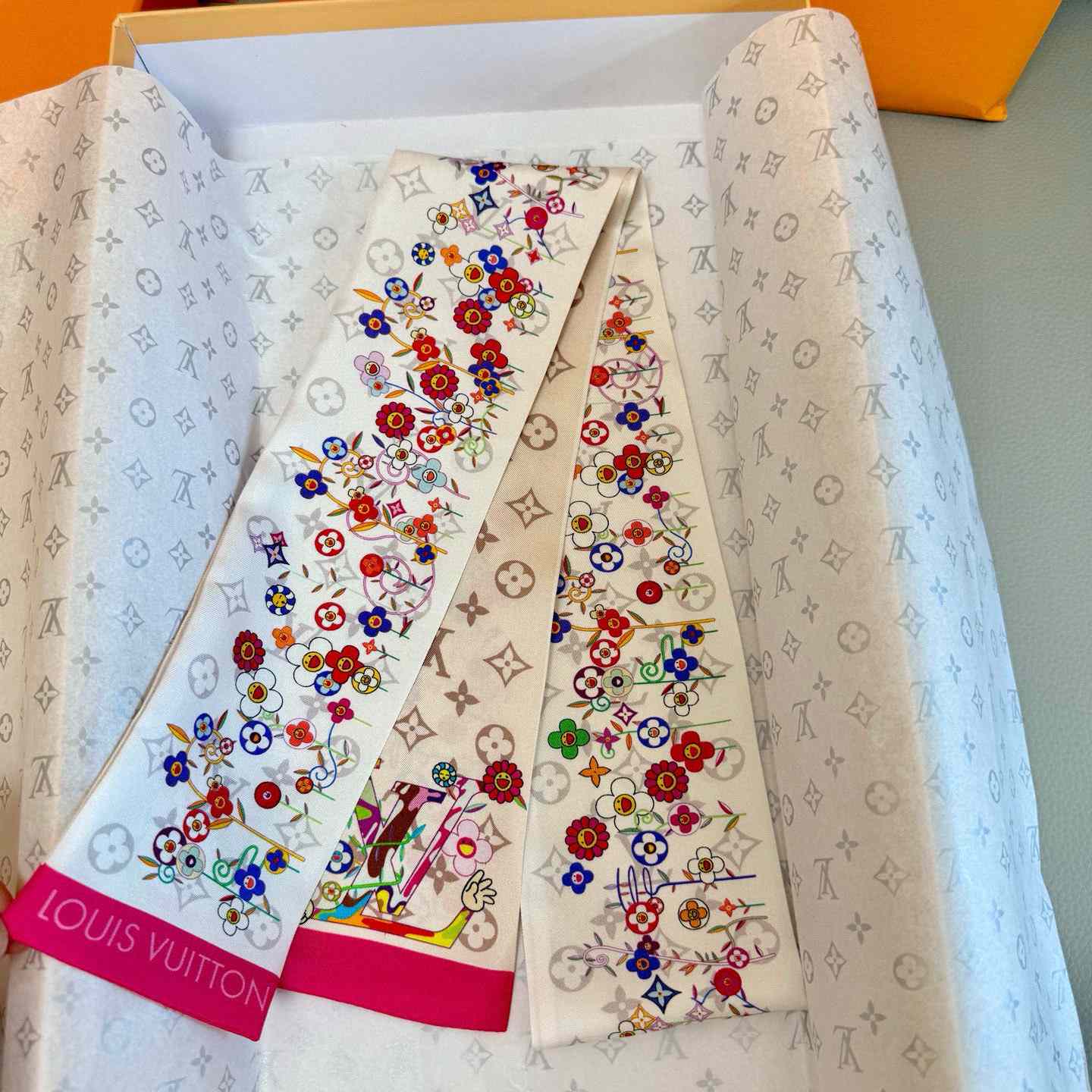 Louis Vuitton LV x TM Superflat Monogram Bandeau   M96165 - DopestKickz