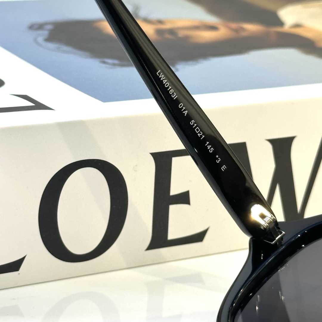 Loewe Alpha Slim sunglasses  LW40163I - DopestKickz