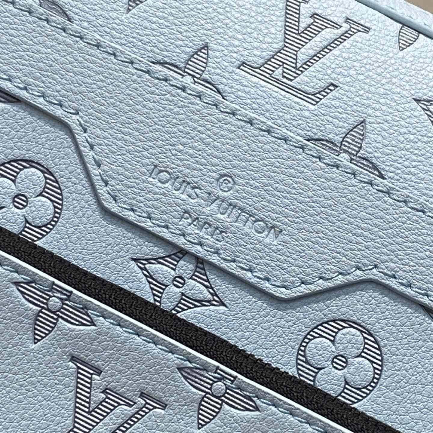 Louis Vuitton Trio Messenger   M14781 - DopestKickz