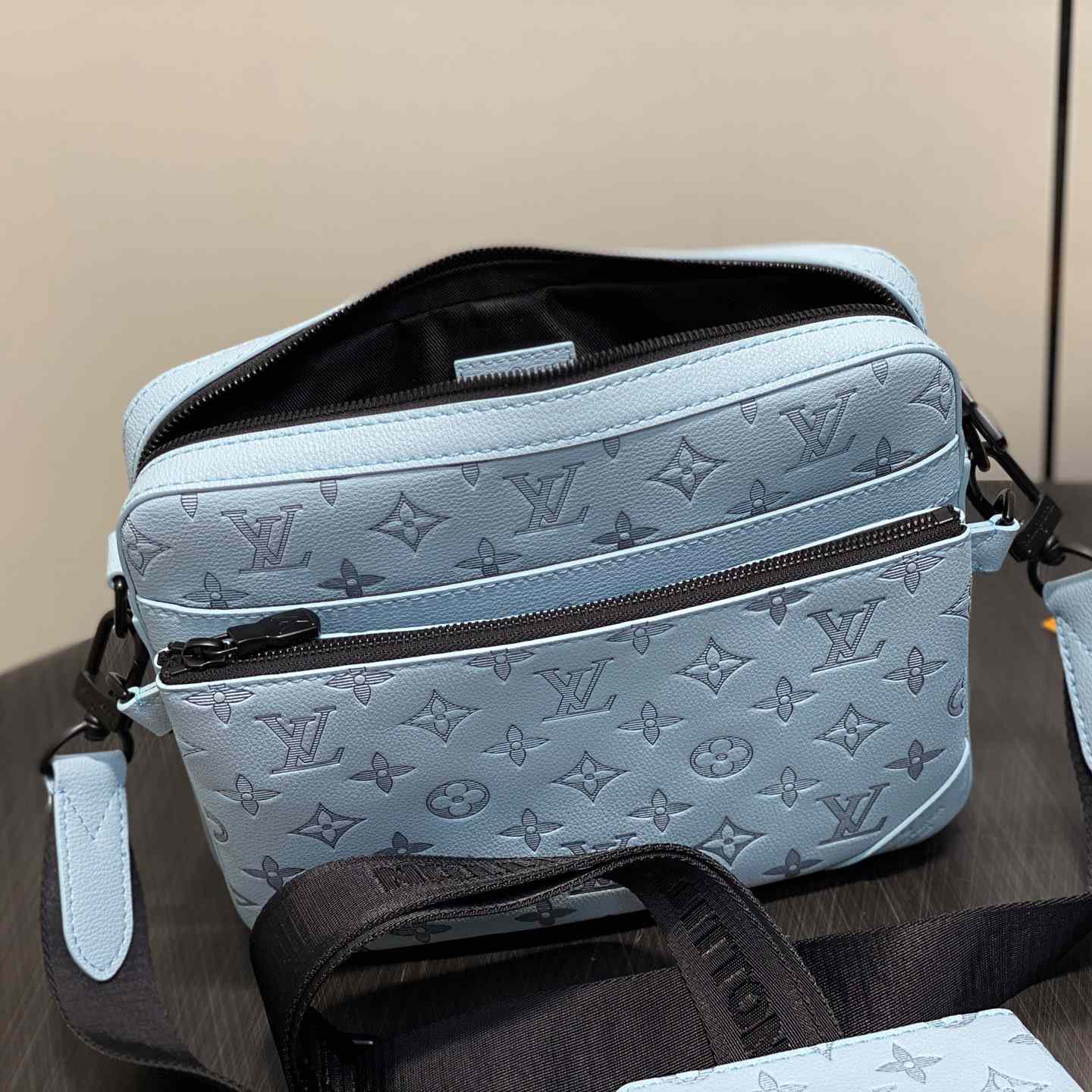 Louis Vuitton Trio Messenger   M14781 - DopestKickz